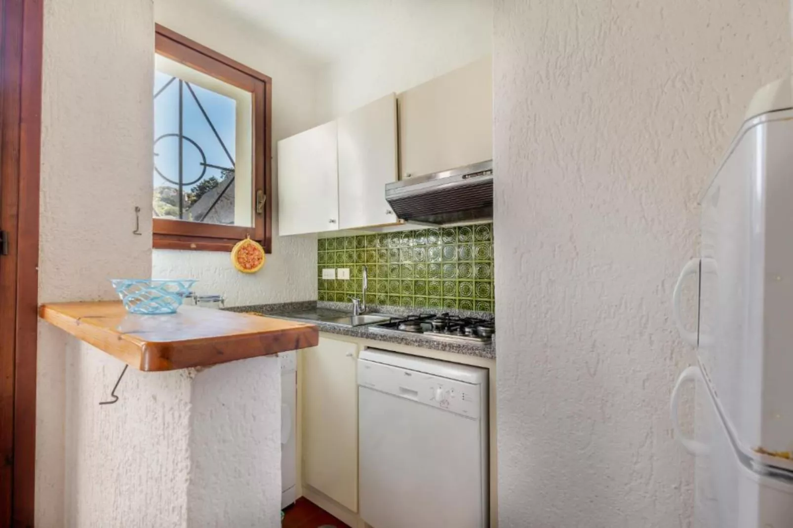 RESIDENCE BAIA SANTA REPARATA - THREE-ROOM APARTMENT 6 PAX WITH BALCONY SEA VIEW - TWO - Keuken