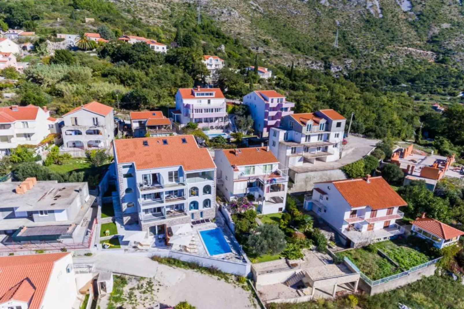 Apartments Villa Capitano - Two Bedroom Apartment with Balcony and Sea View (CRNI) - Buitenlucht