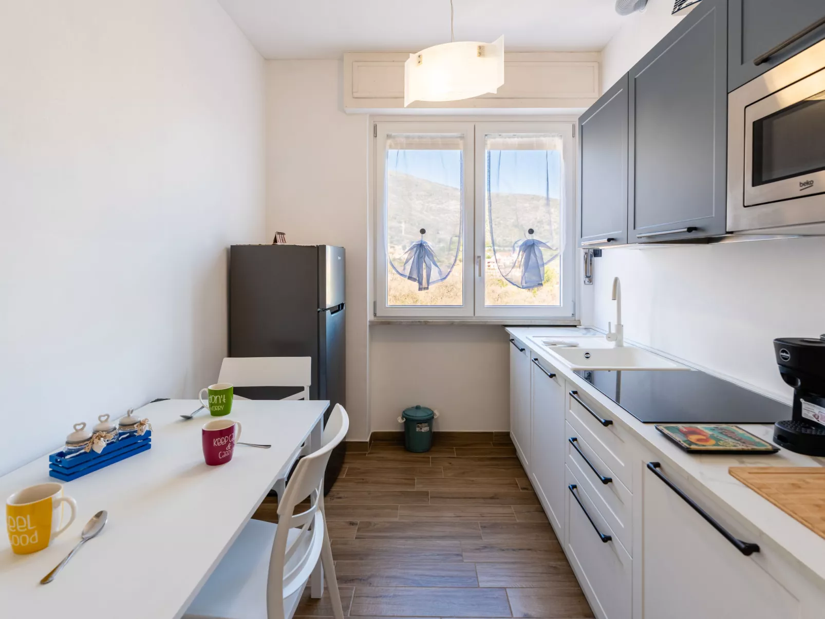 Tra le onde - Binnen