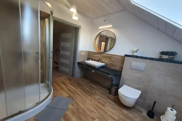 Dom wakacyjny bliźniak Wdzydze 2 - Badkamer