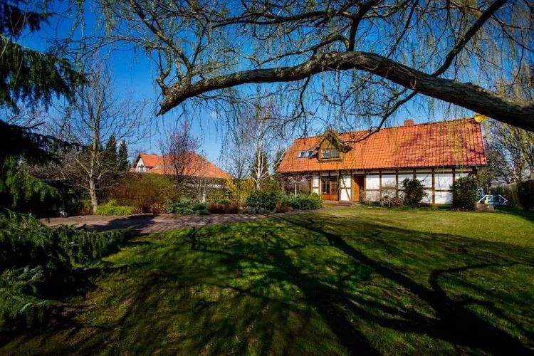 Dom wakacyjny w Karwieńskich Błotach - Buitenlucht