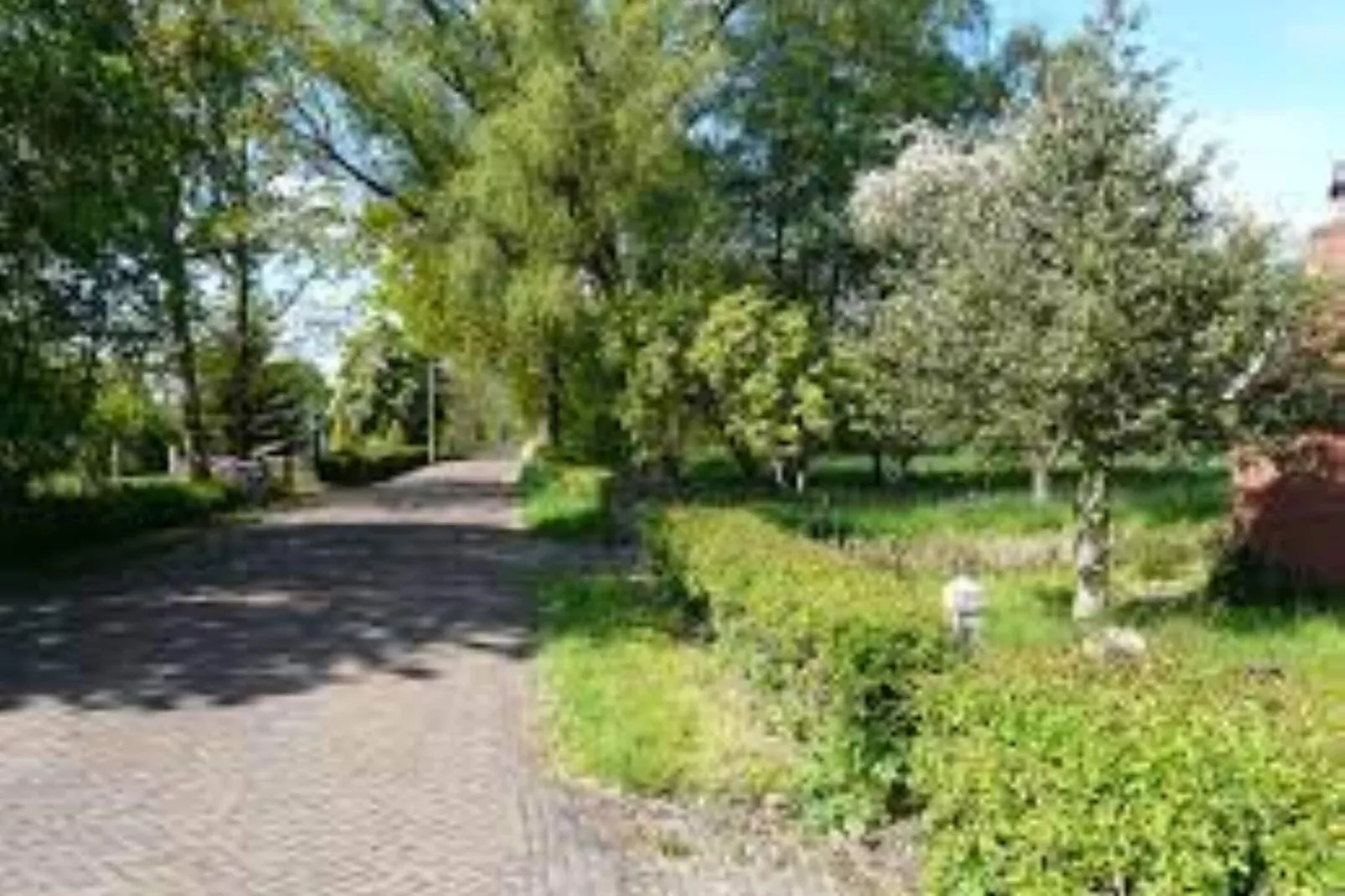 Twee safaritenten "Noflik" & "Gaadlik" naast elkaar-Gebieden zomer 1km