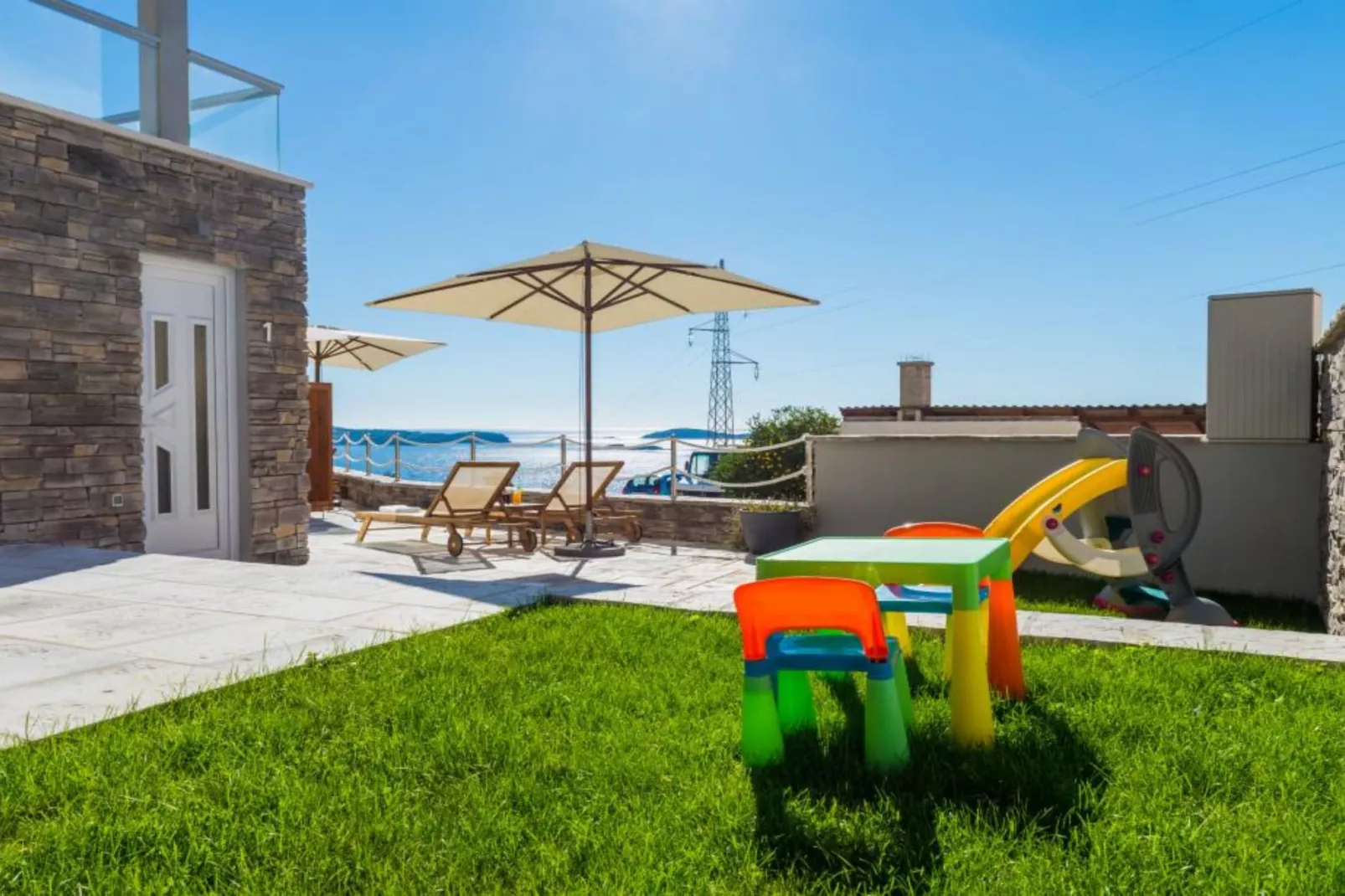 Apartments Villa Capitano - Two Bedroom Apartment with Balcony and Sea View (CRNI) - Zwembad