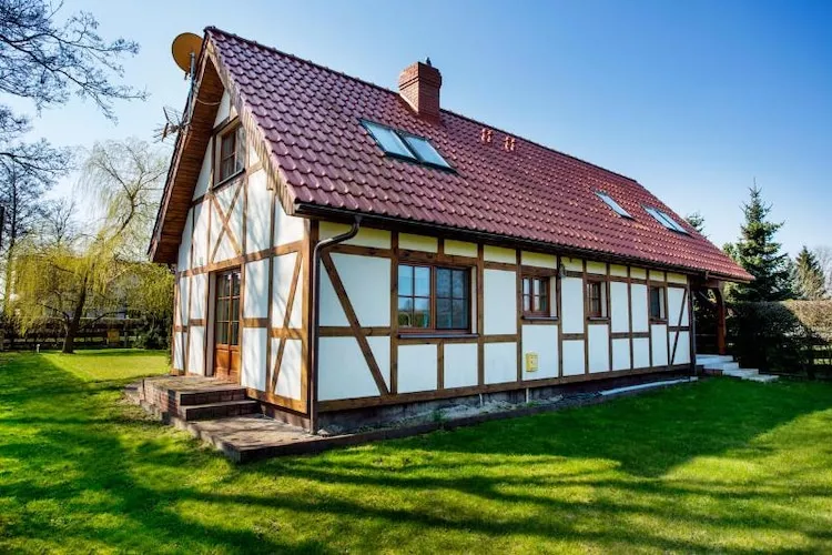 Dom wakacyjny w Karwieńskich Błotach - Buitenlucht