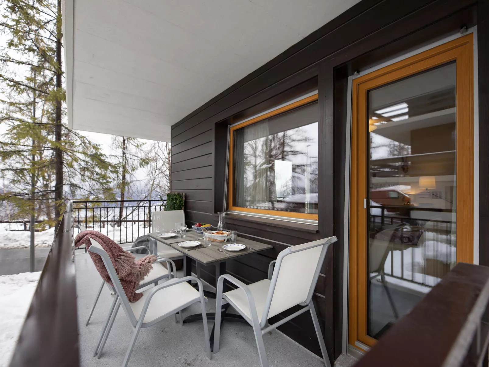 Prachalier I No6 - Buiten