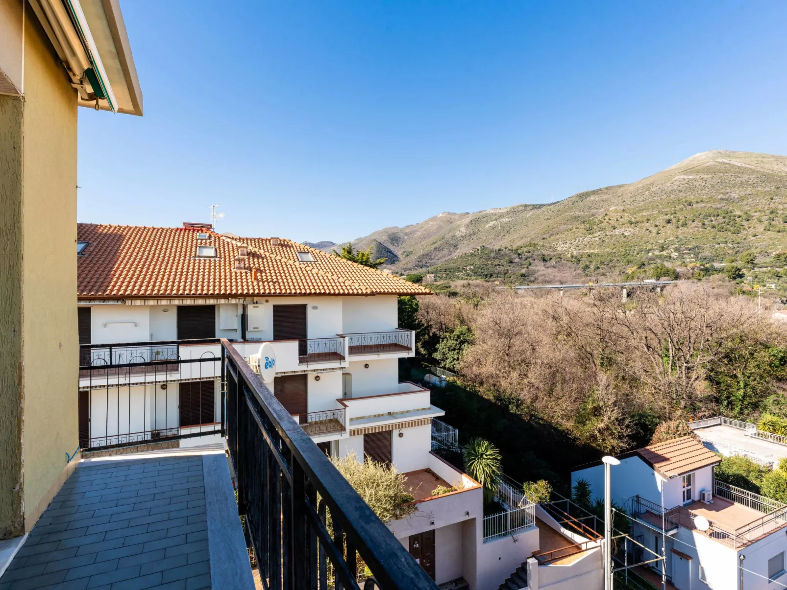 Tra le onde - Buiten