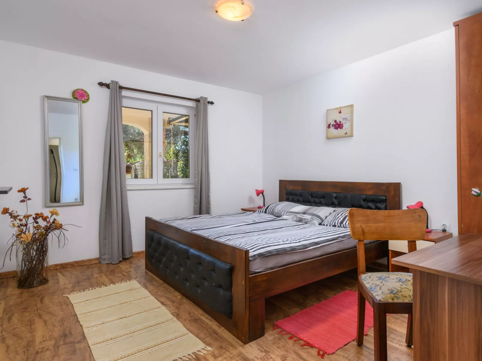 Wunderschönes Ferienhaus in Pomer mit Garten - Image-tags.info