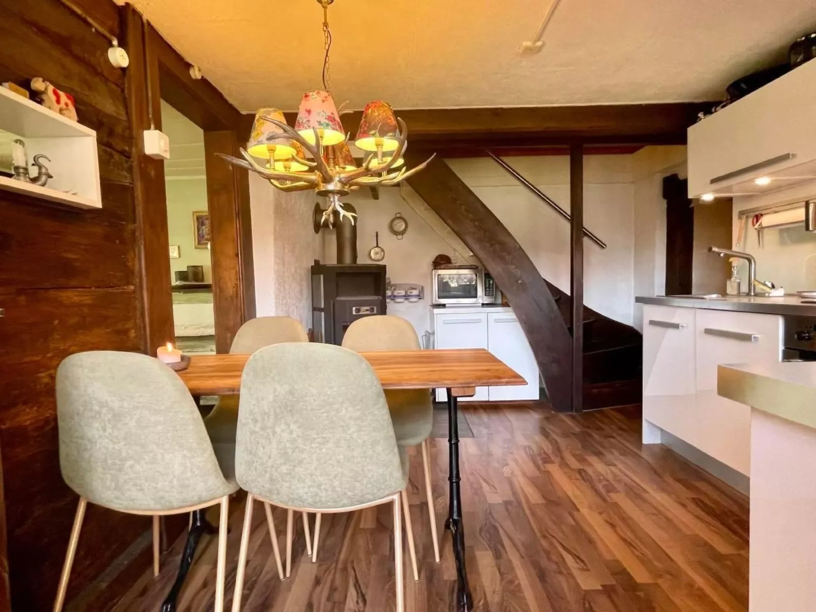 Chalet-Hausteil mit Garten im Dorfkern - Binnen