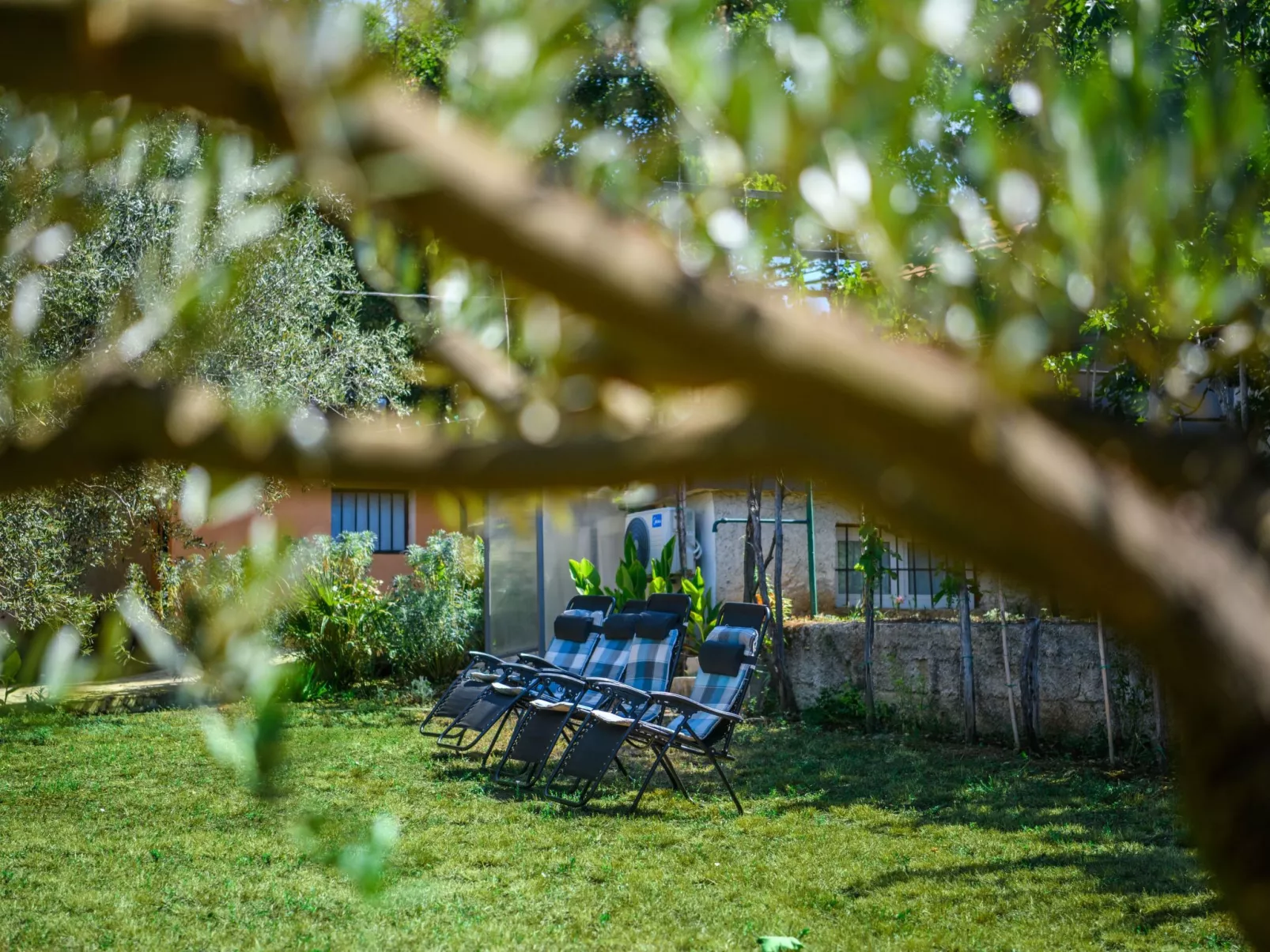 Wunderschönes Ferienhaus in Pomer mit Garten - Image-tags.info