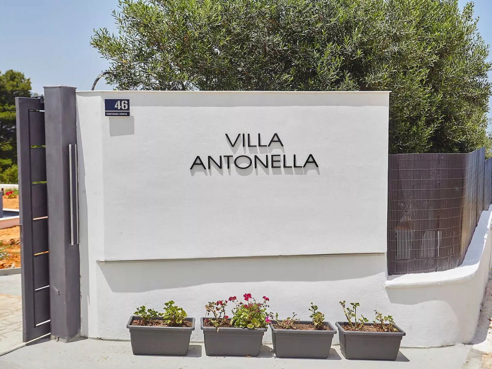 Charming Villa Antonella with pool and sea view - Buiten