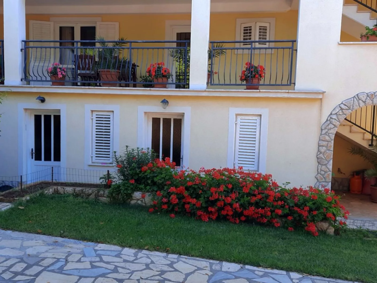 House Ivonne - Image-tags.info