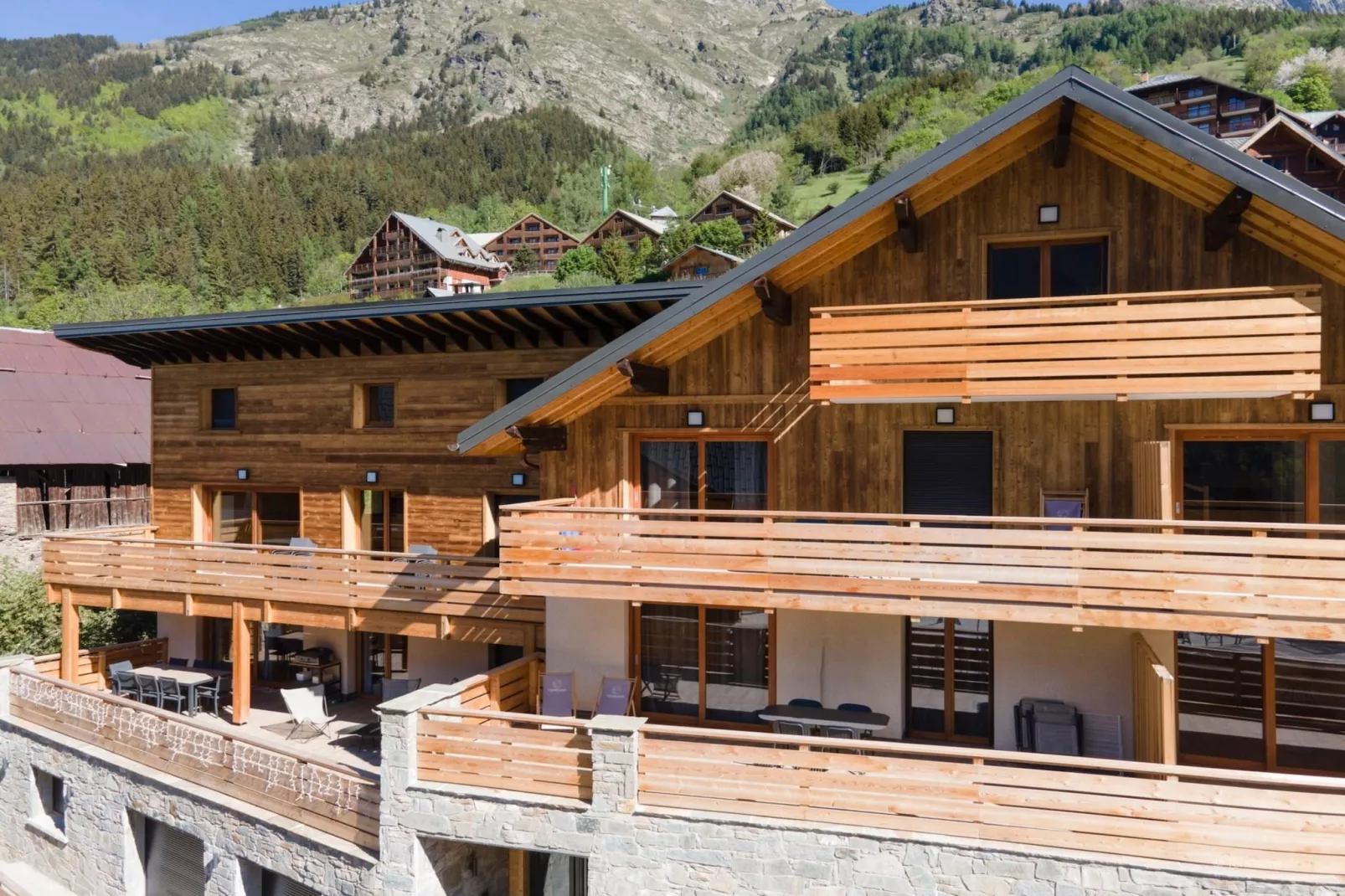 VAUJANY L’Etendard-A24S - Buitenkant zomer