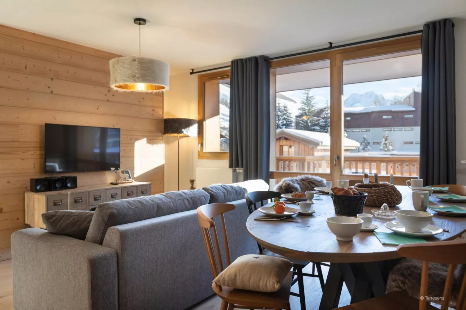 LES DEUX ALPES Neige et Soleil -A40S - Eetkamer