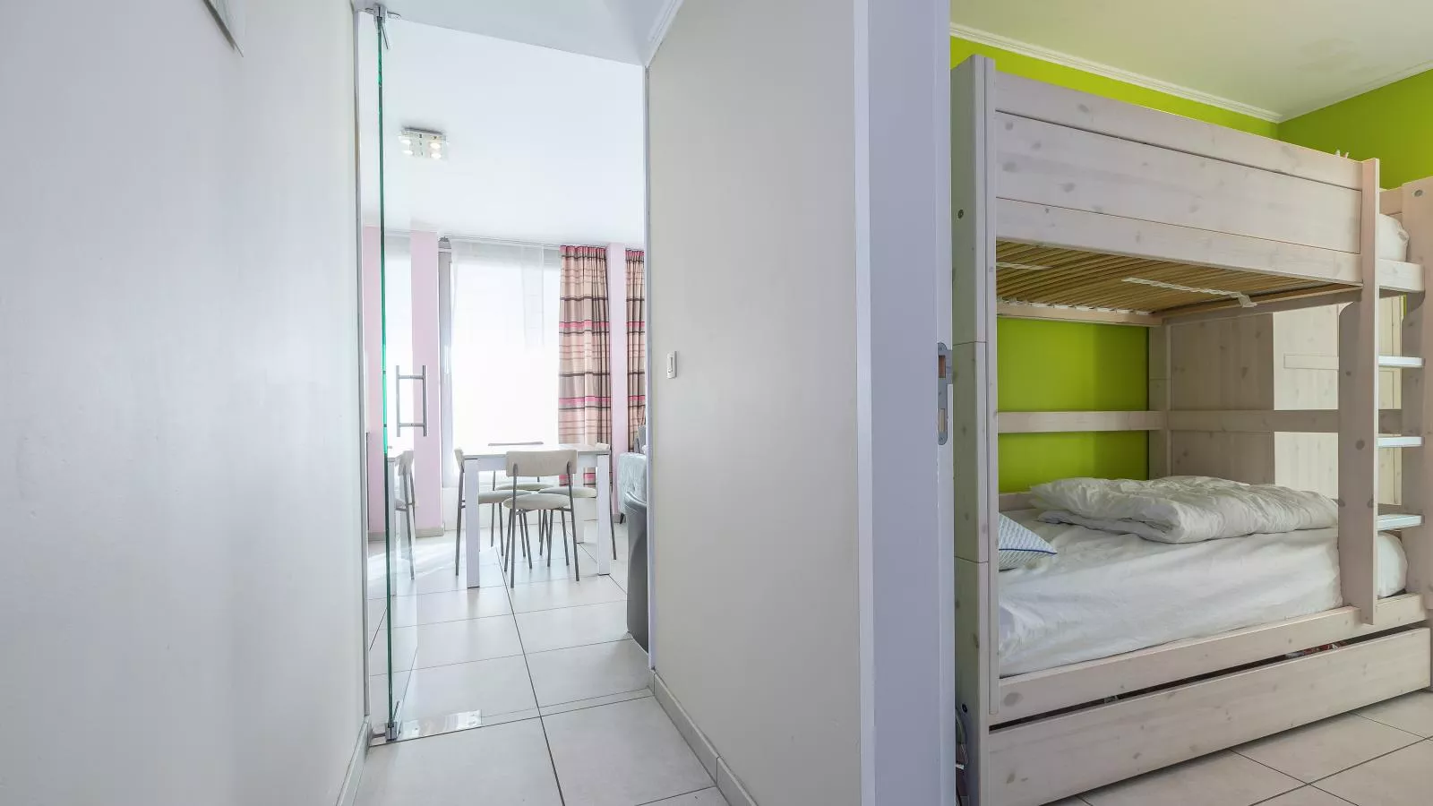 Baros - 0001 - Binnen