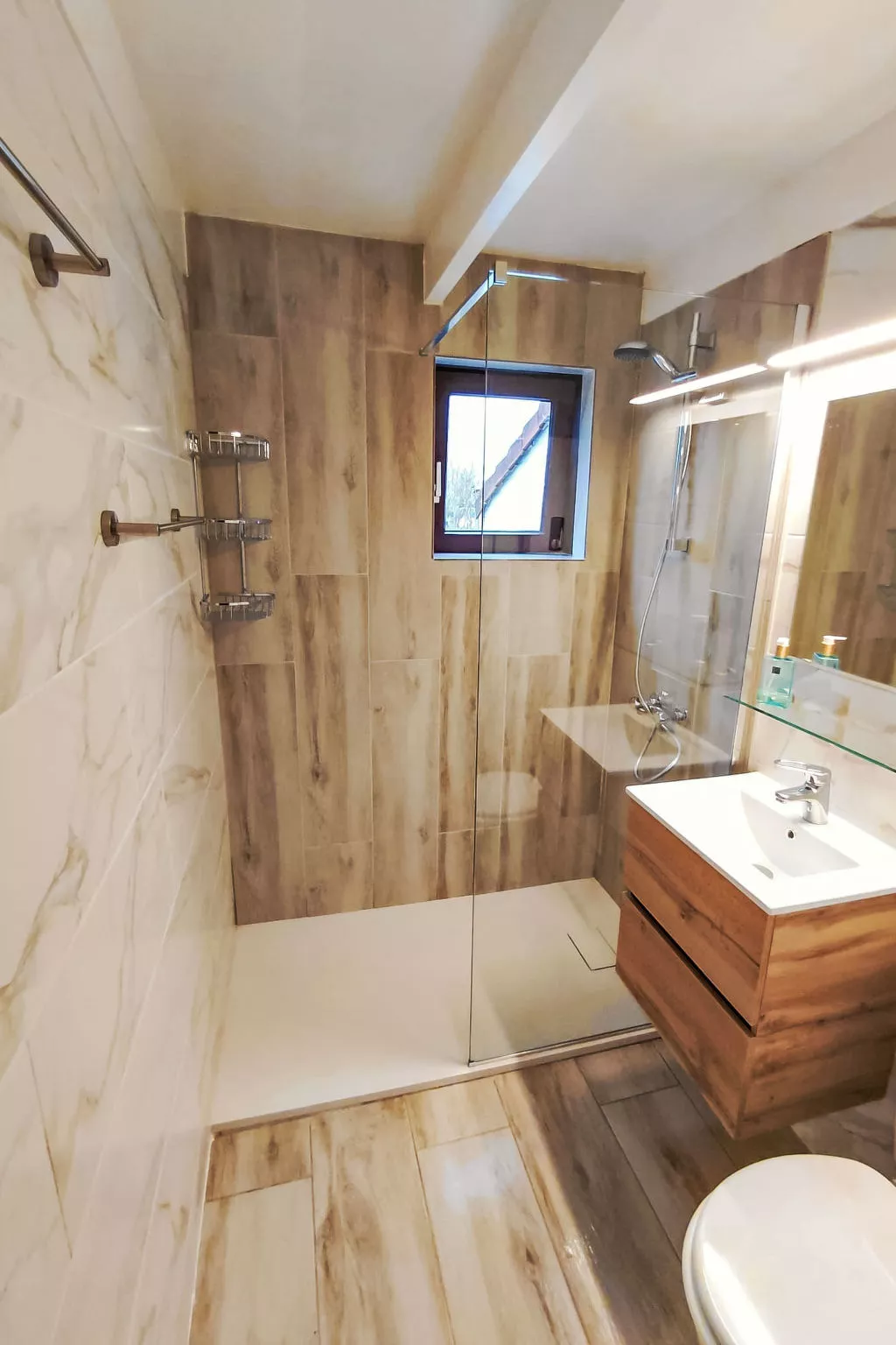 Polderhuis 9 parking and shared pool - Binnen