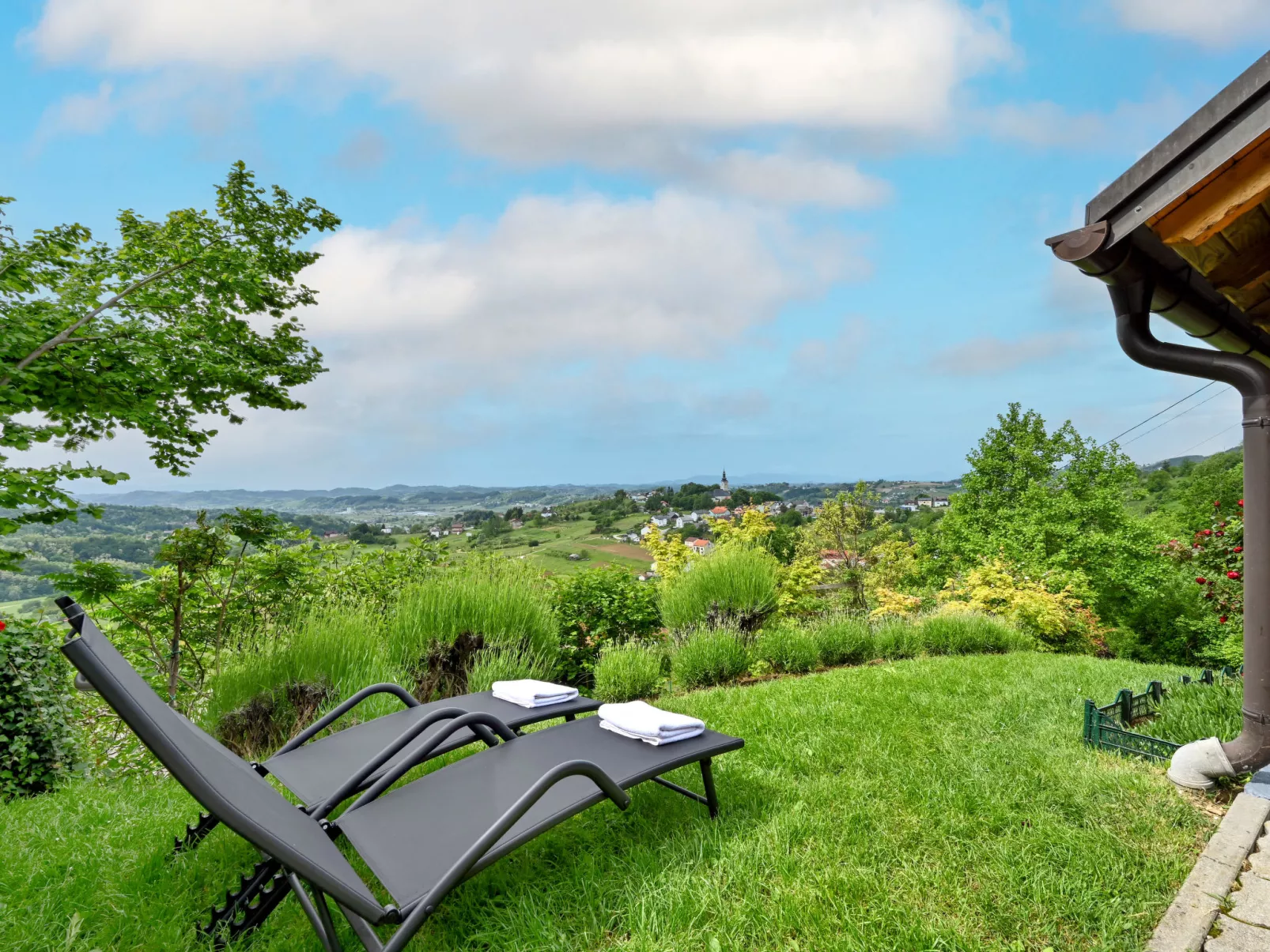 House Hiža&Vila - Buiten