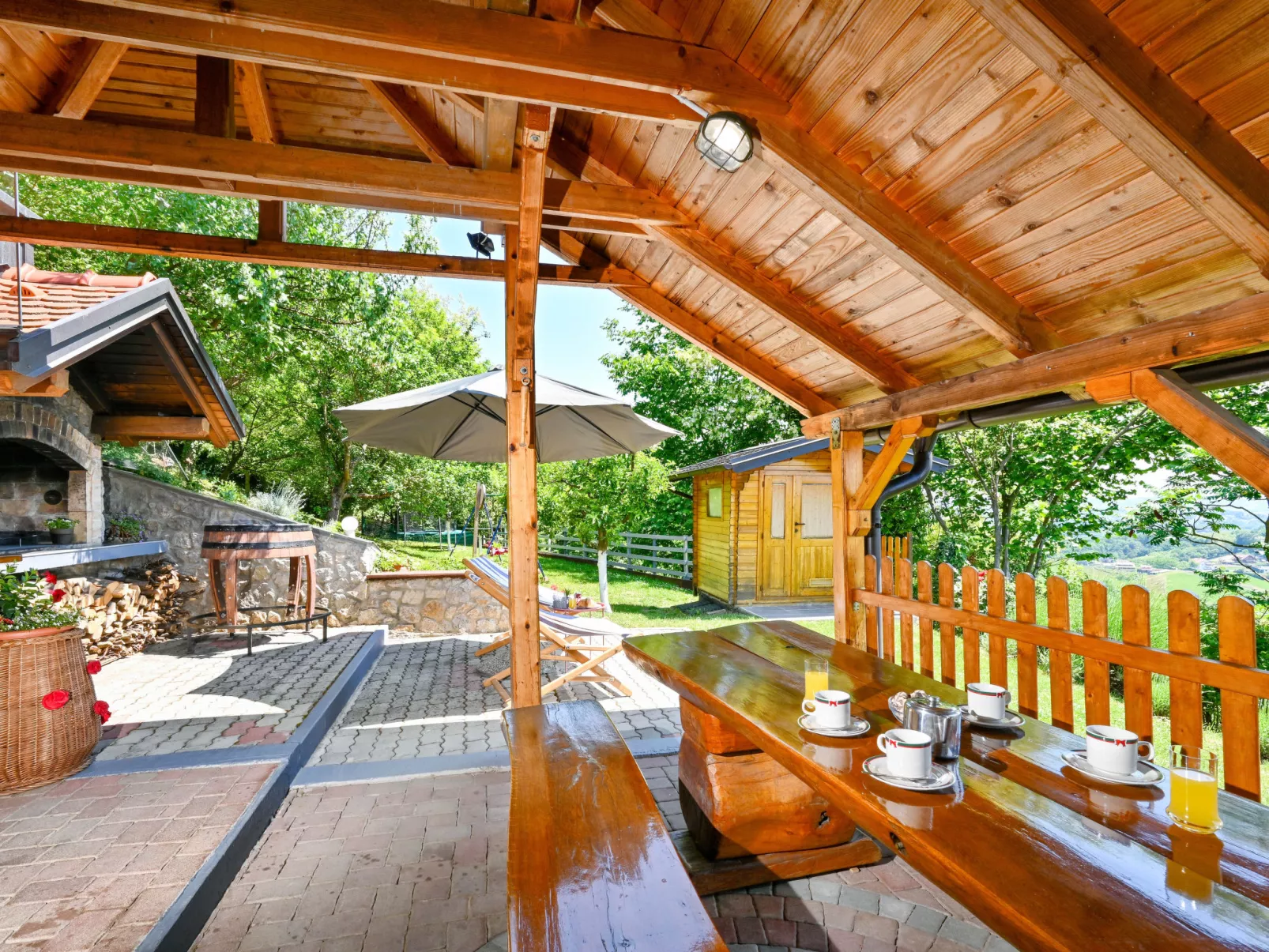 House Hiža&Vila - Buiten