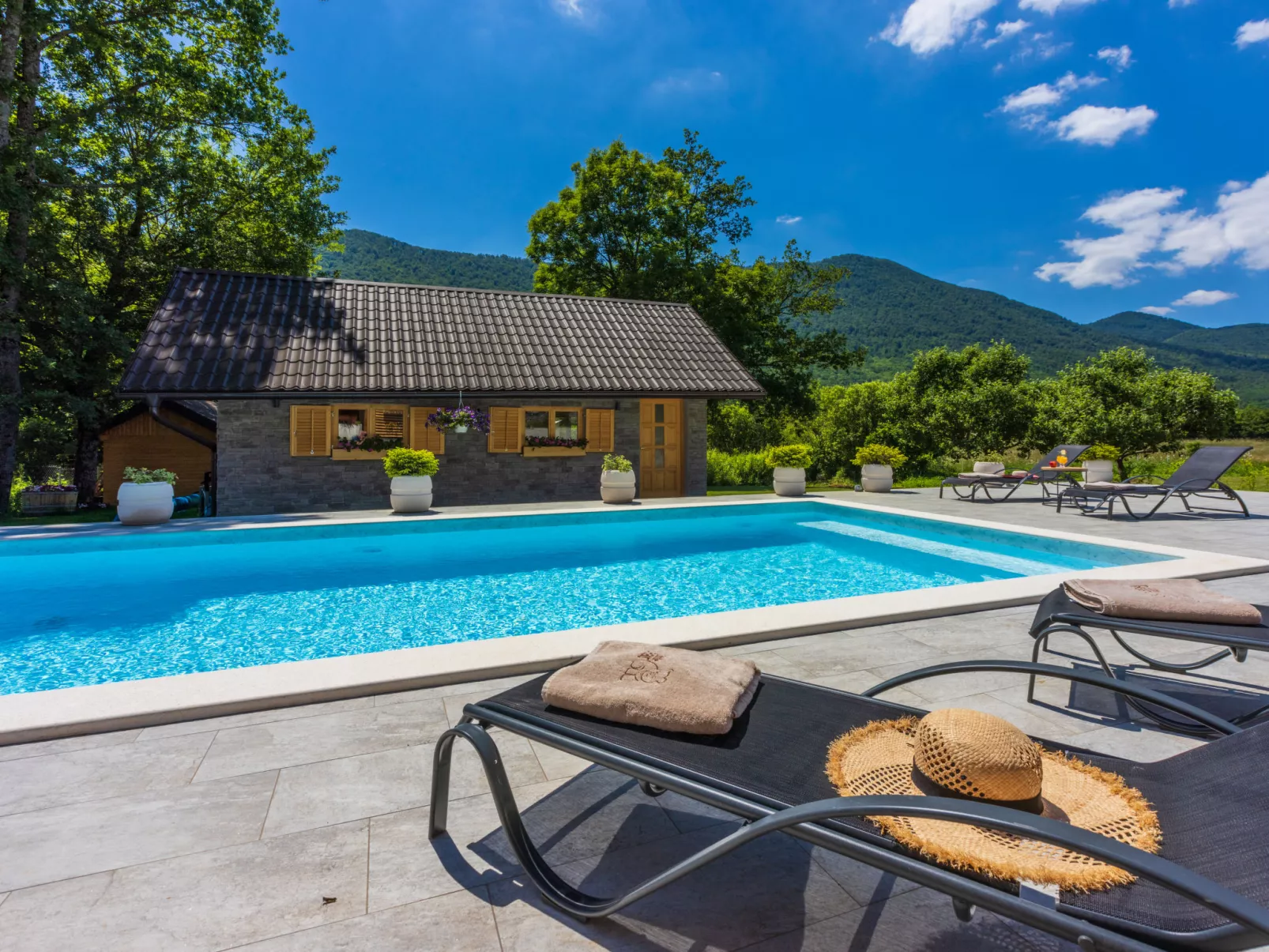 House Mali Medo - Buiten