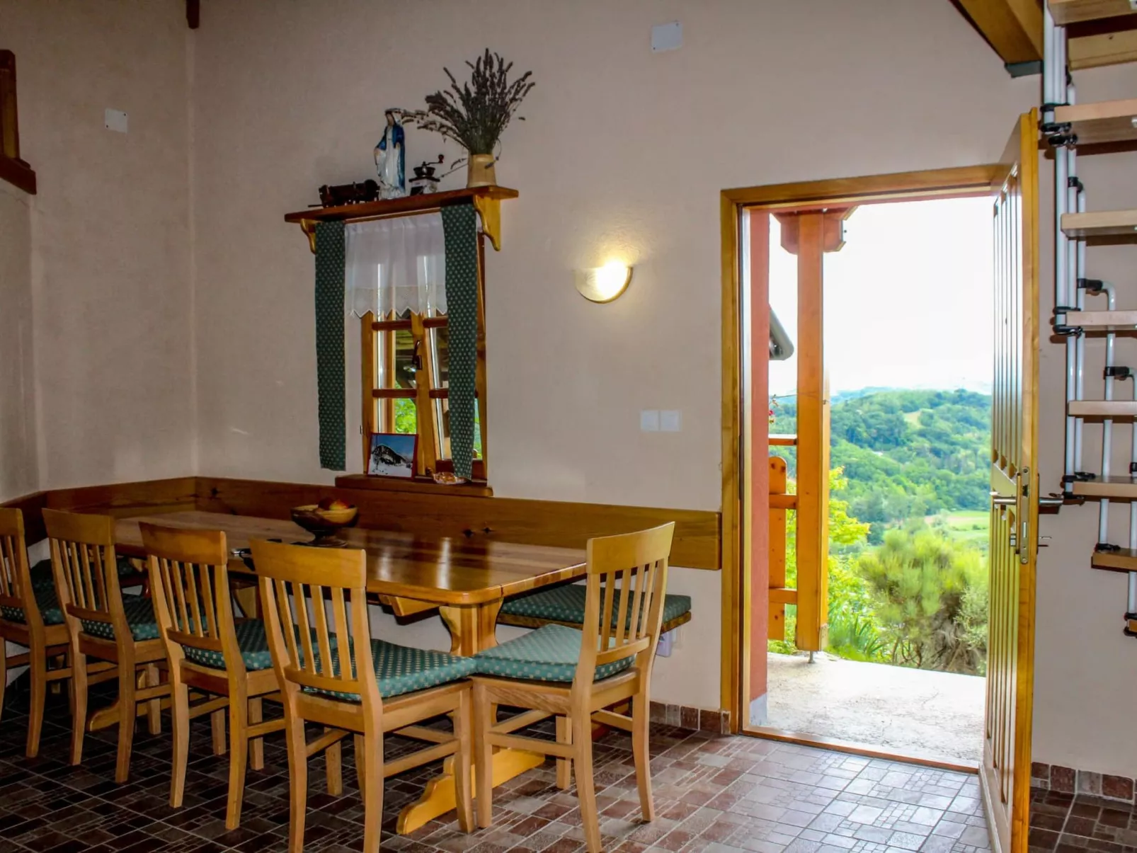 House Hiža&Vila - Binnen