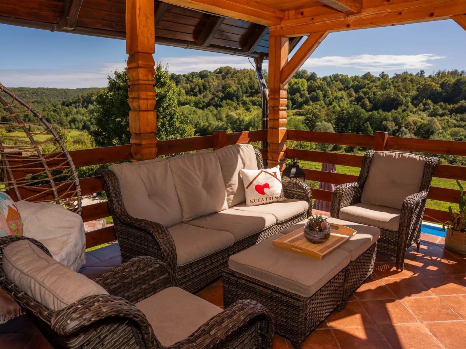 House Tri srca - Binnen