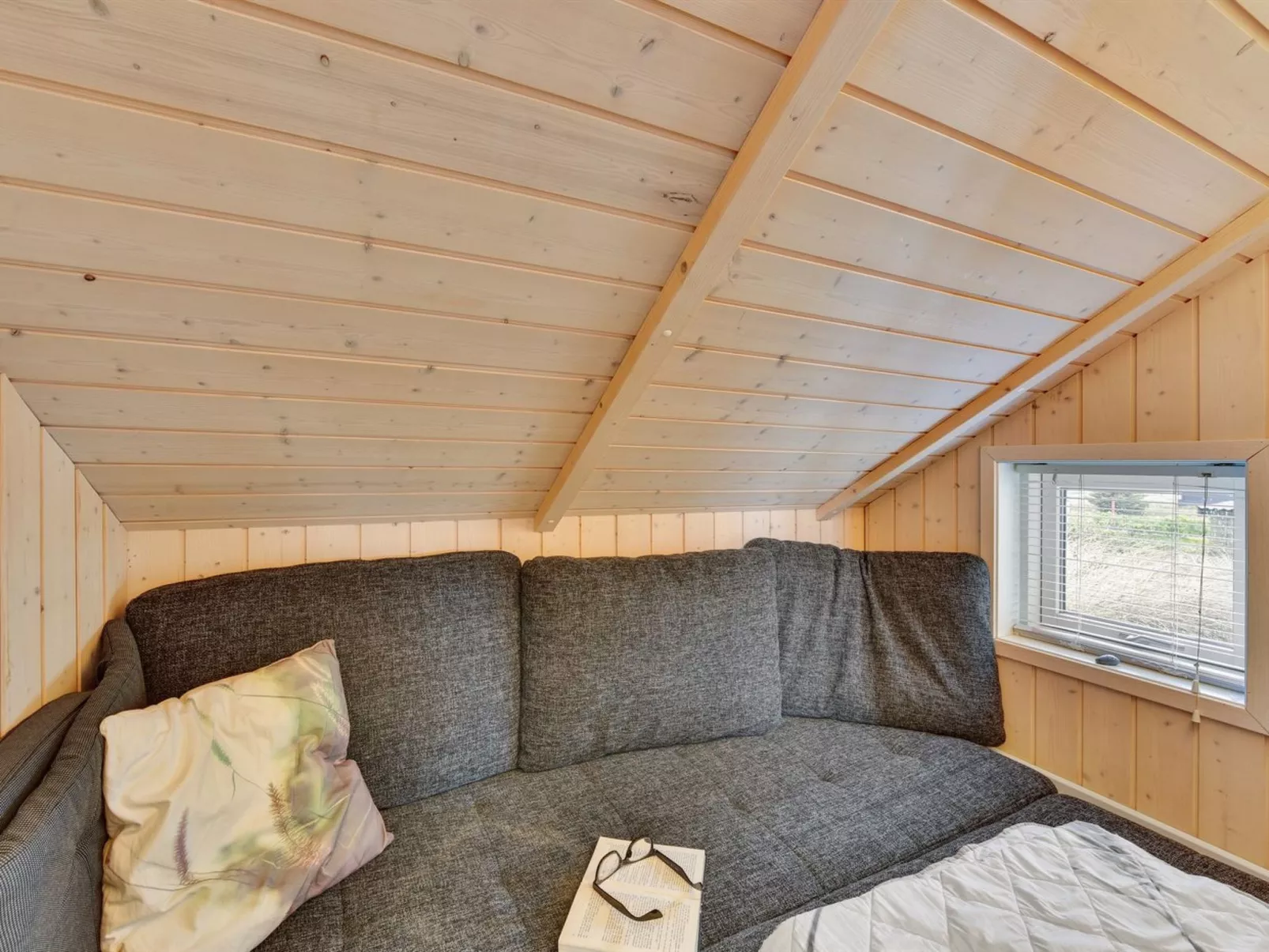 "Finnja" - 400m from the sea - Binnen