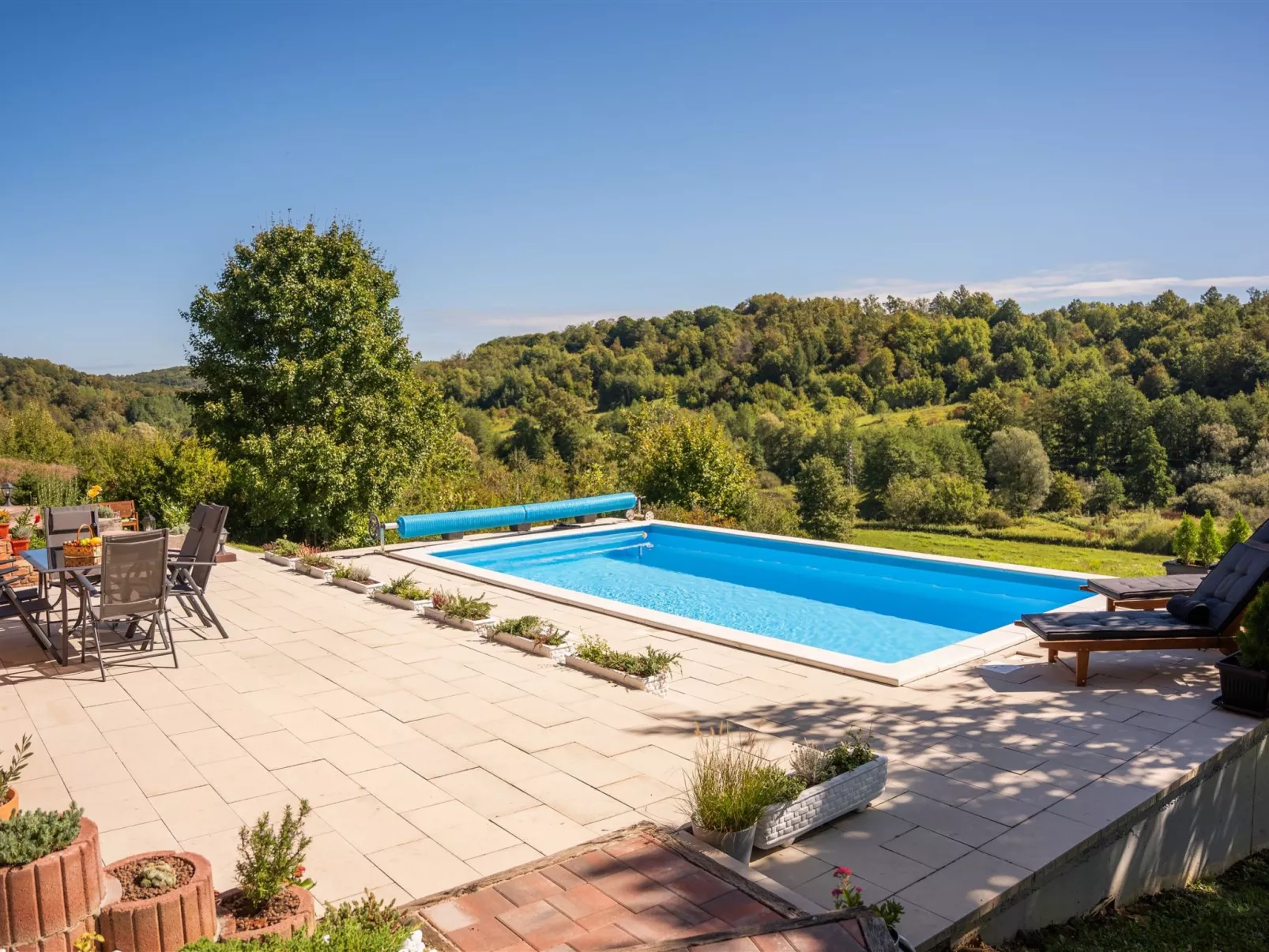 House Tri srca - Buiten