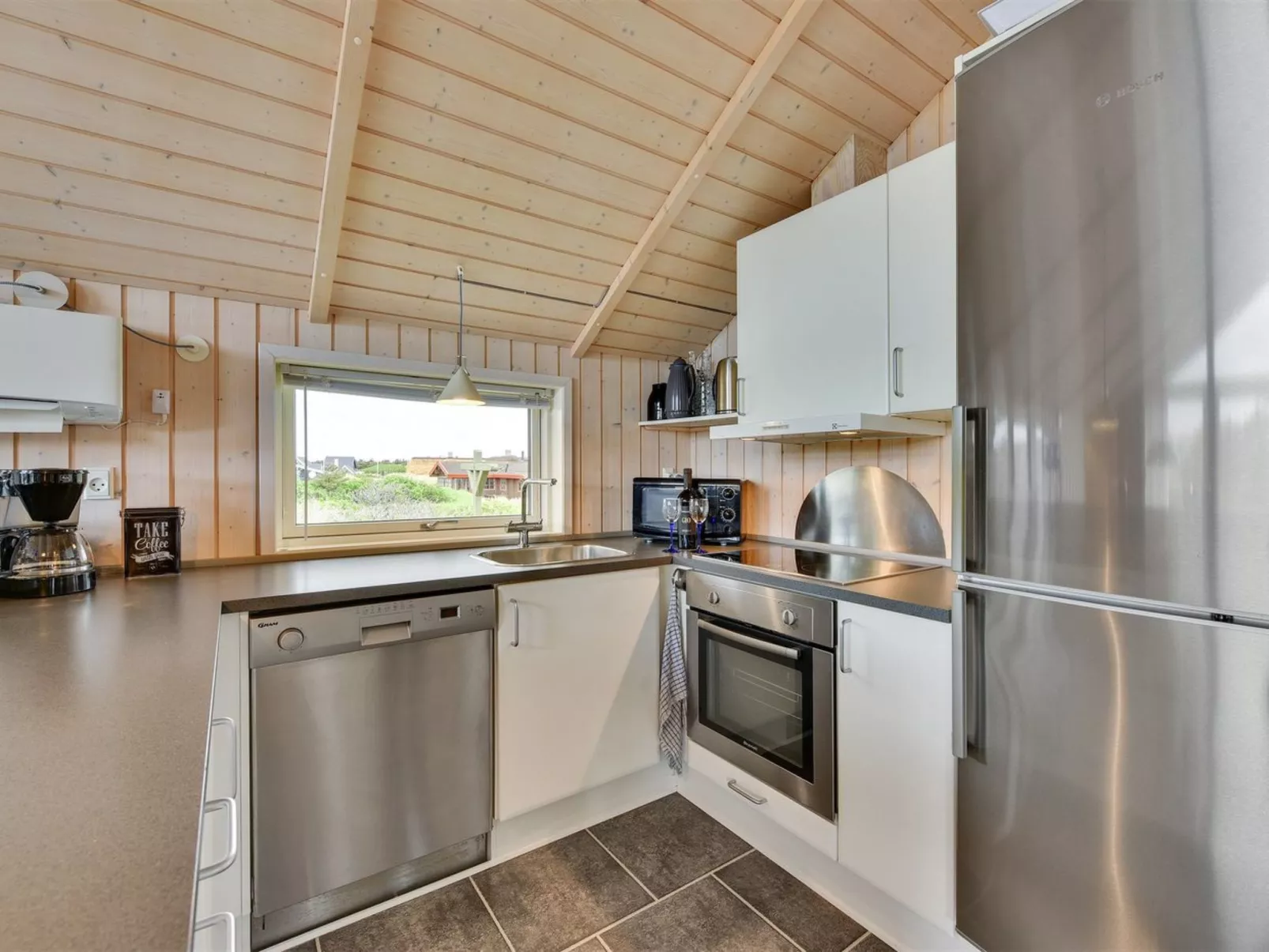 "Finnja" - 400m from the sea - Binnen