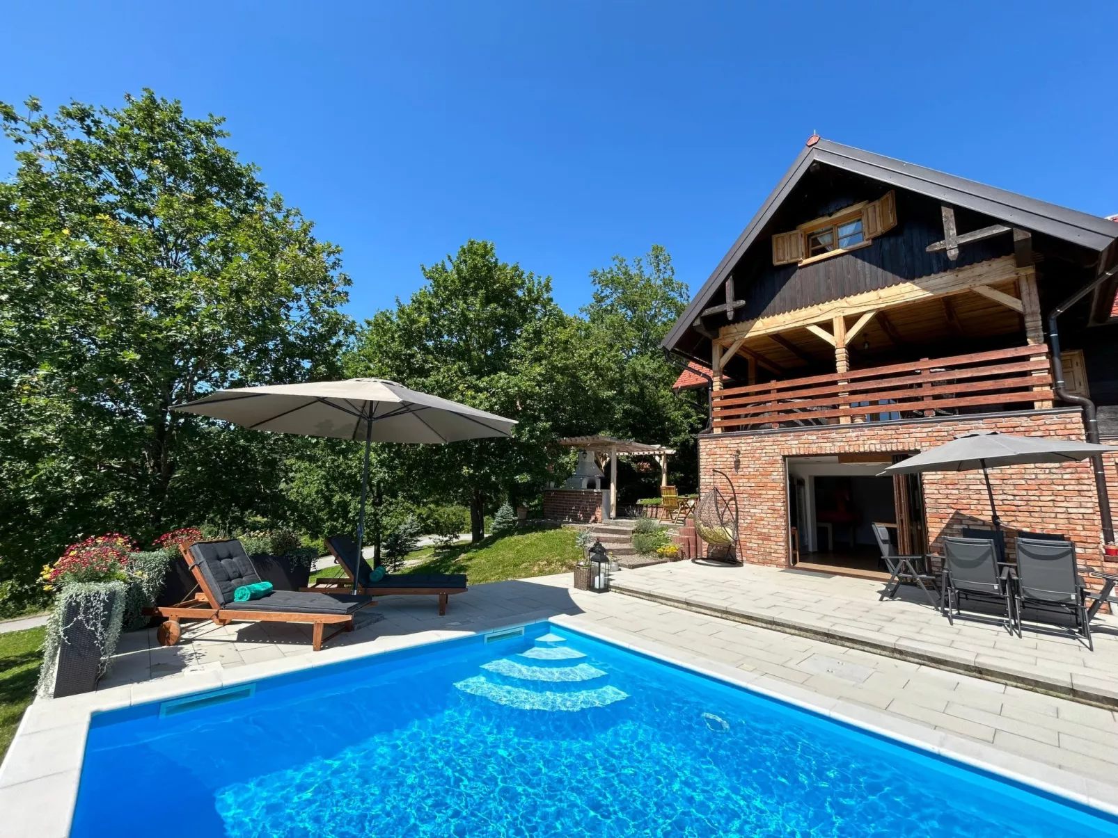 House Tri srca - Buiten