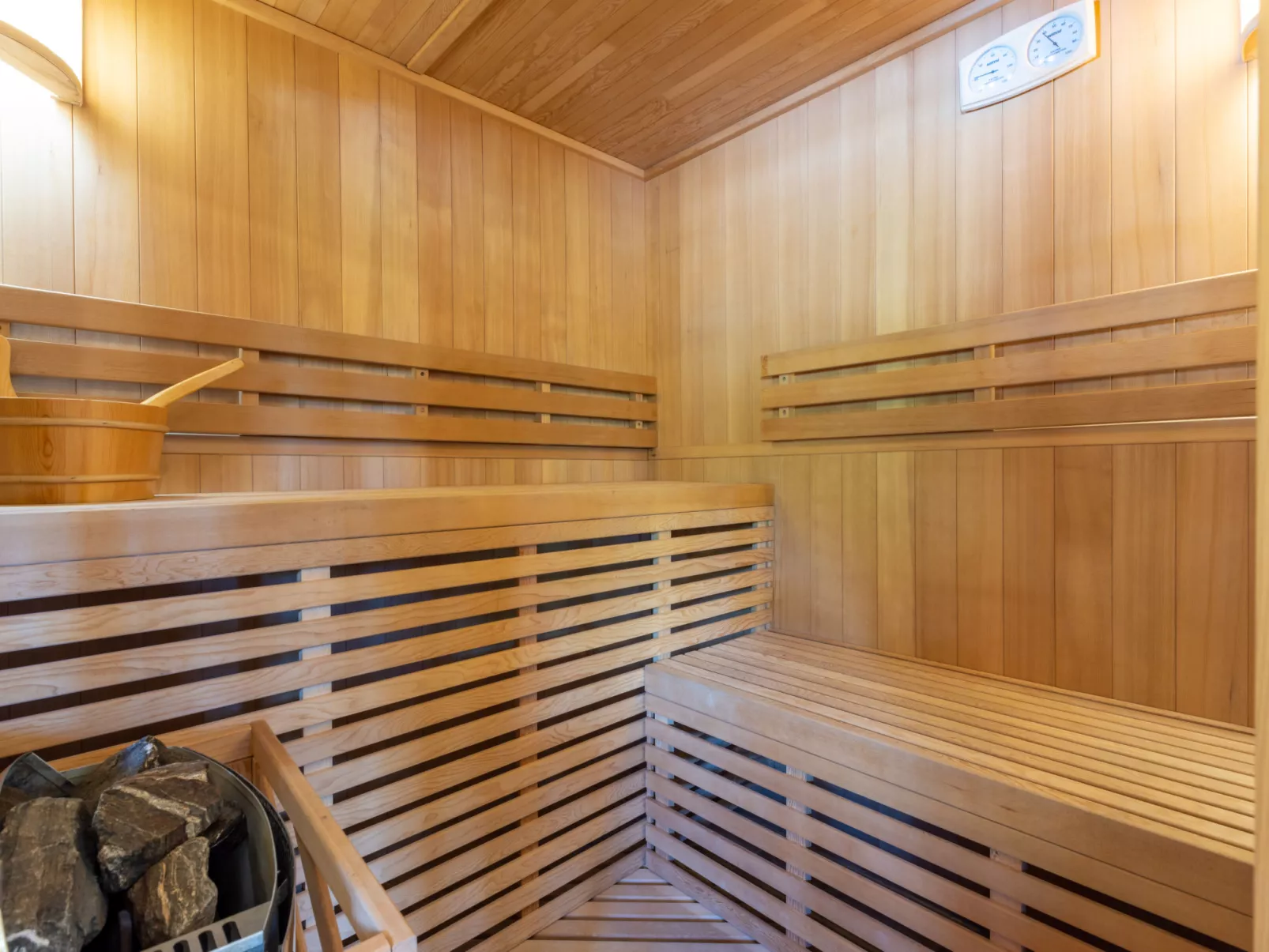 House Mali Medo - Binnen