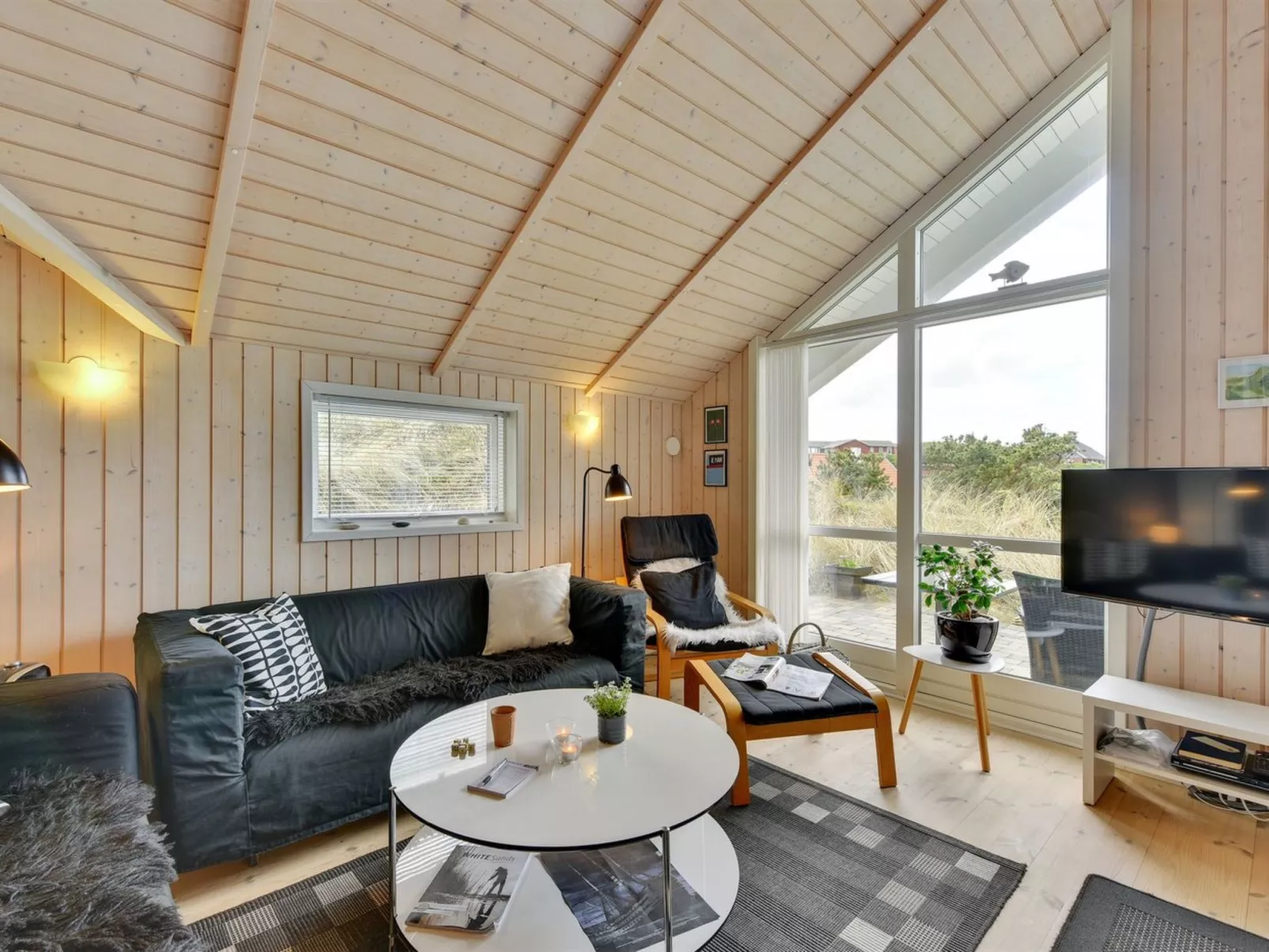 "Finnja" - 400m from the sea - Binnen