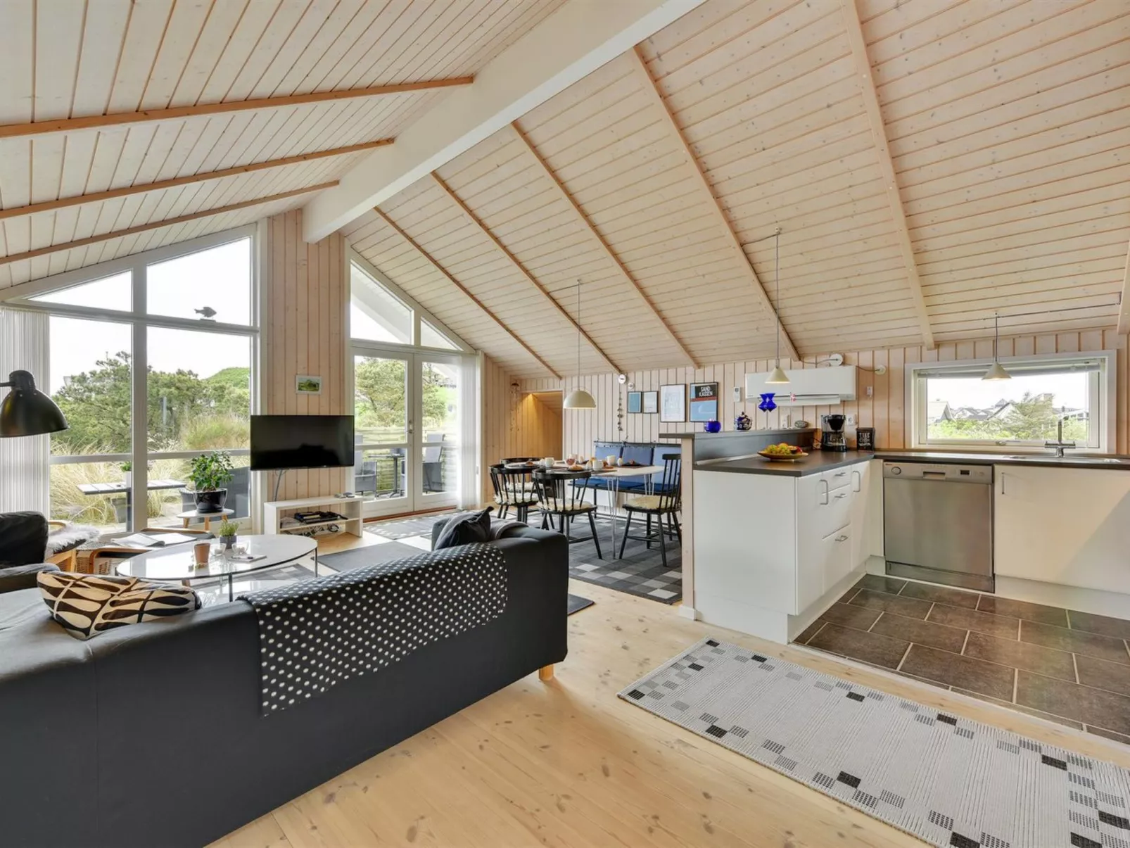 "Finnja" - 400m from the sea - Binnen