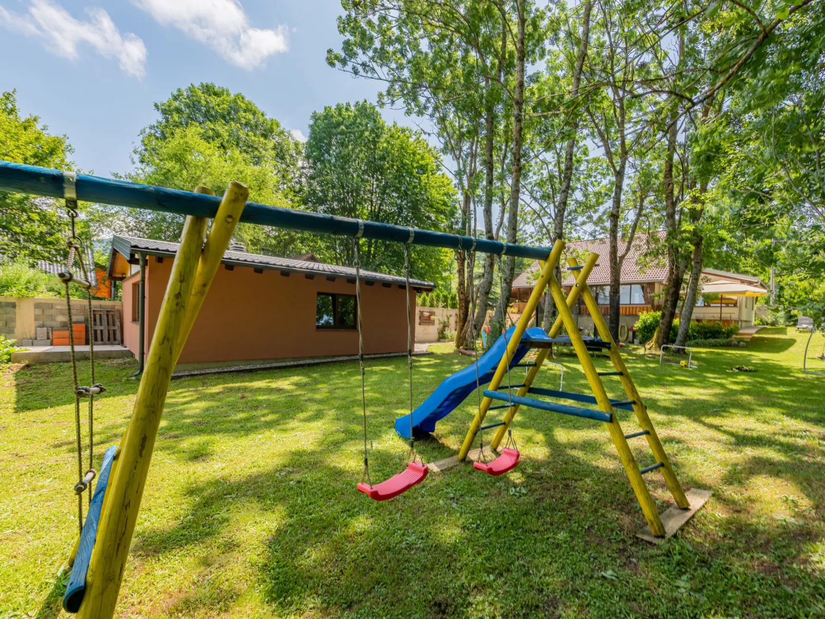 House Mazini - Buiten