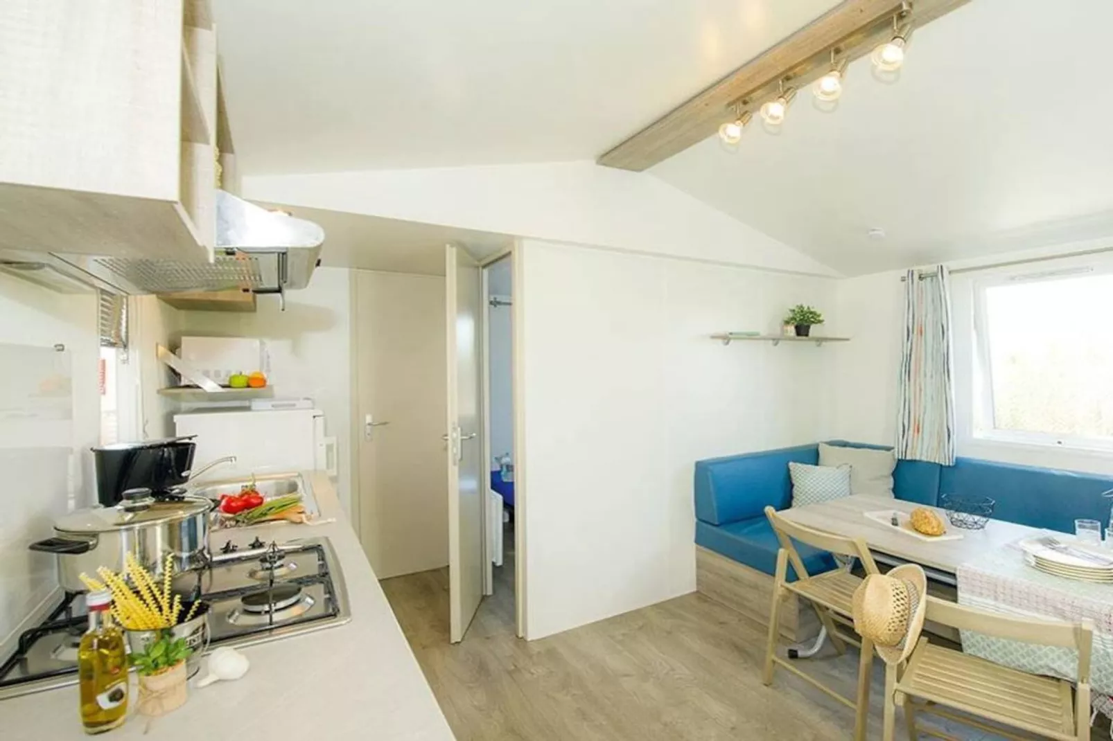 Mobil-home | Classic | 2 Bedrooms | 4/6 Pers. | Raised terrace | Air-con.
