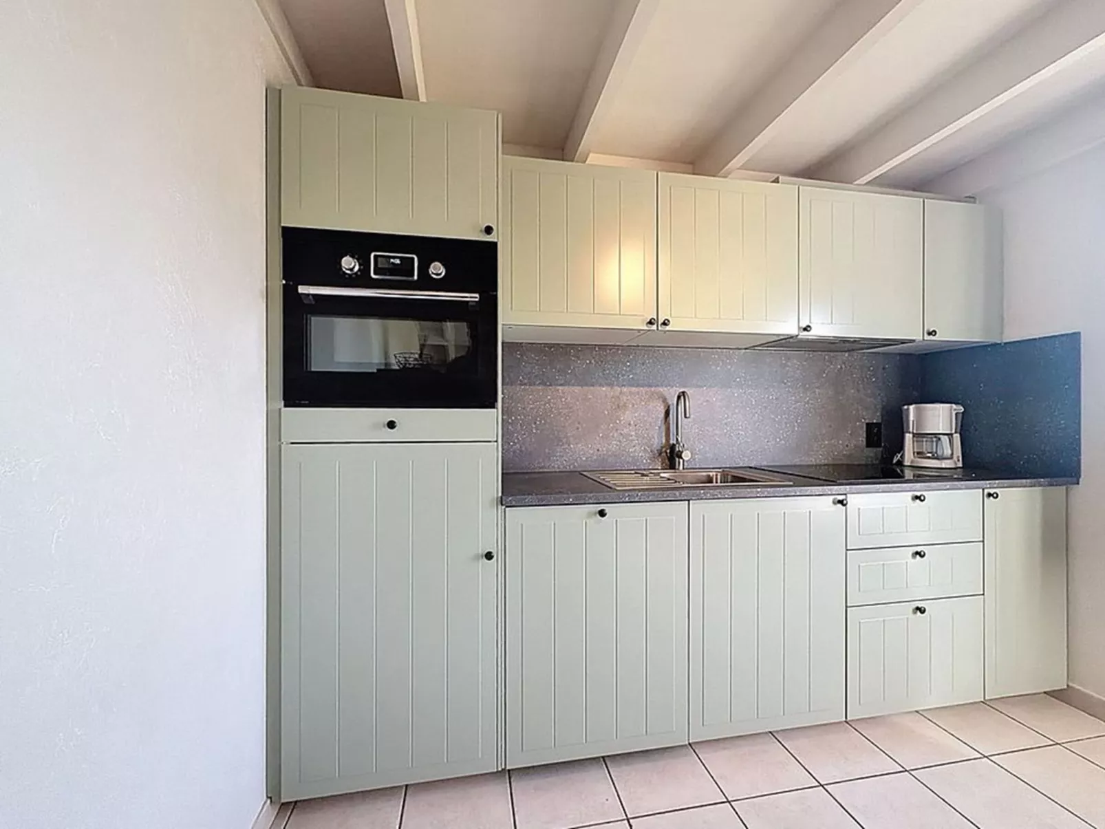 Fabiola with parking & garden - Binnen