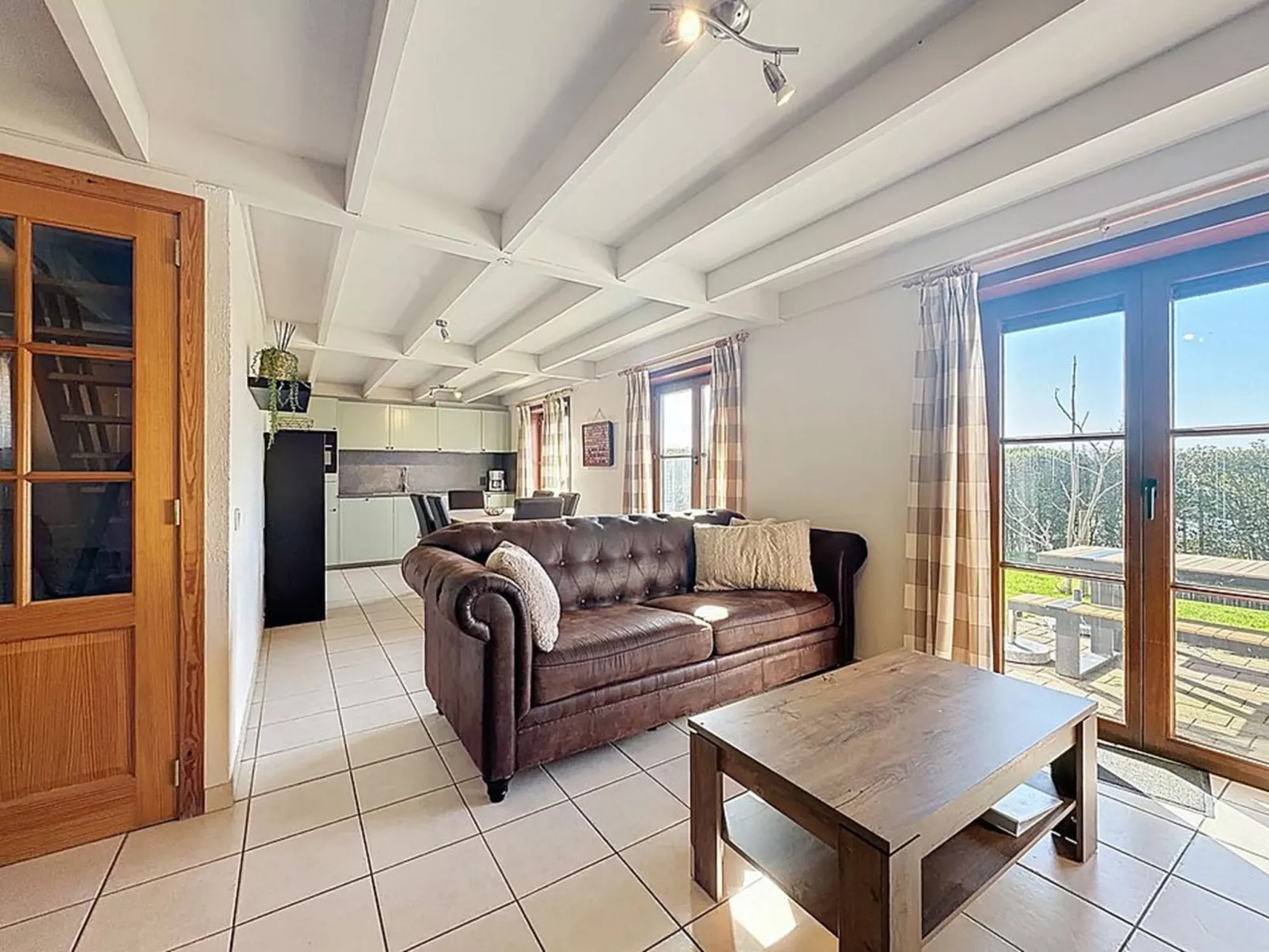 Fabiola with parking & garden - Binnen