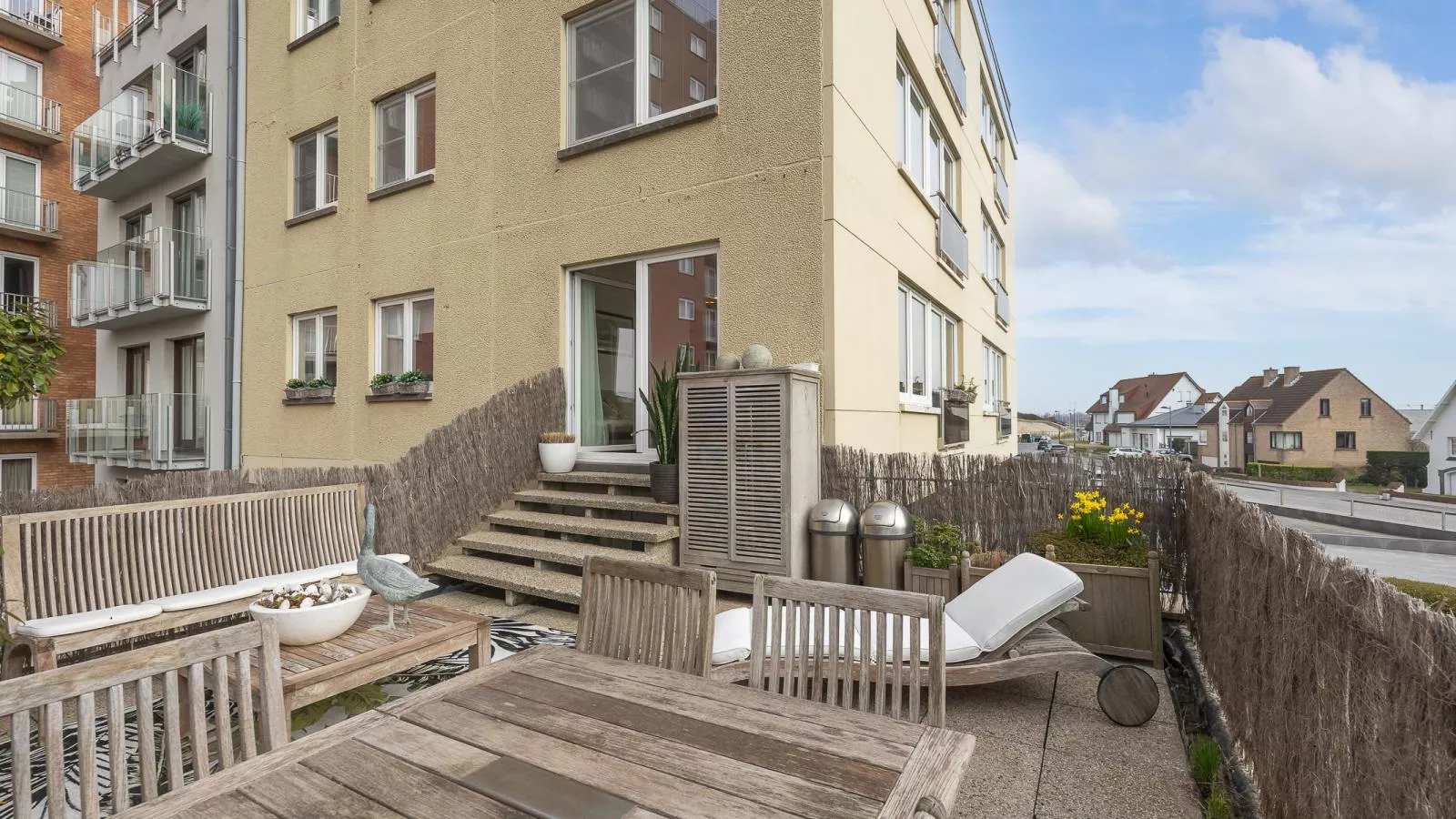 Rising Sun - 0101 - Terrasbalkon