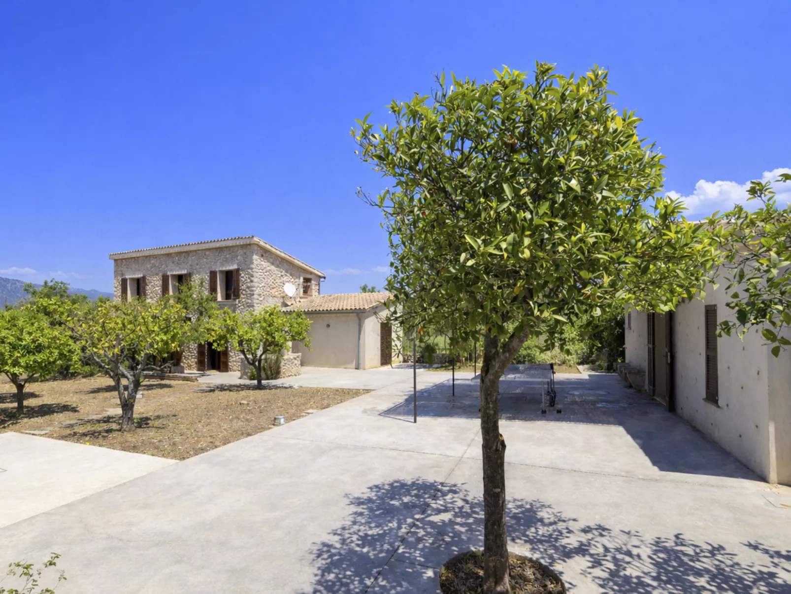 Cas Ciutada - Buiten