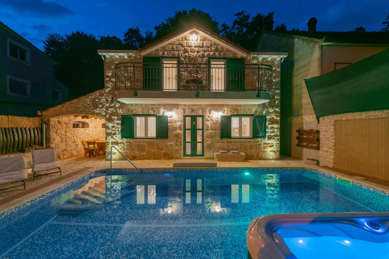 VILLA OLD HOUSE - Buitenkant zomer