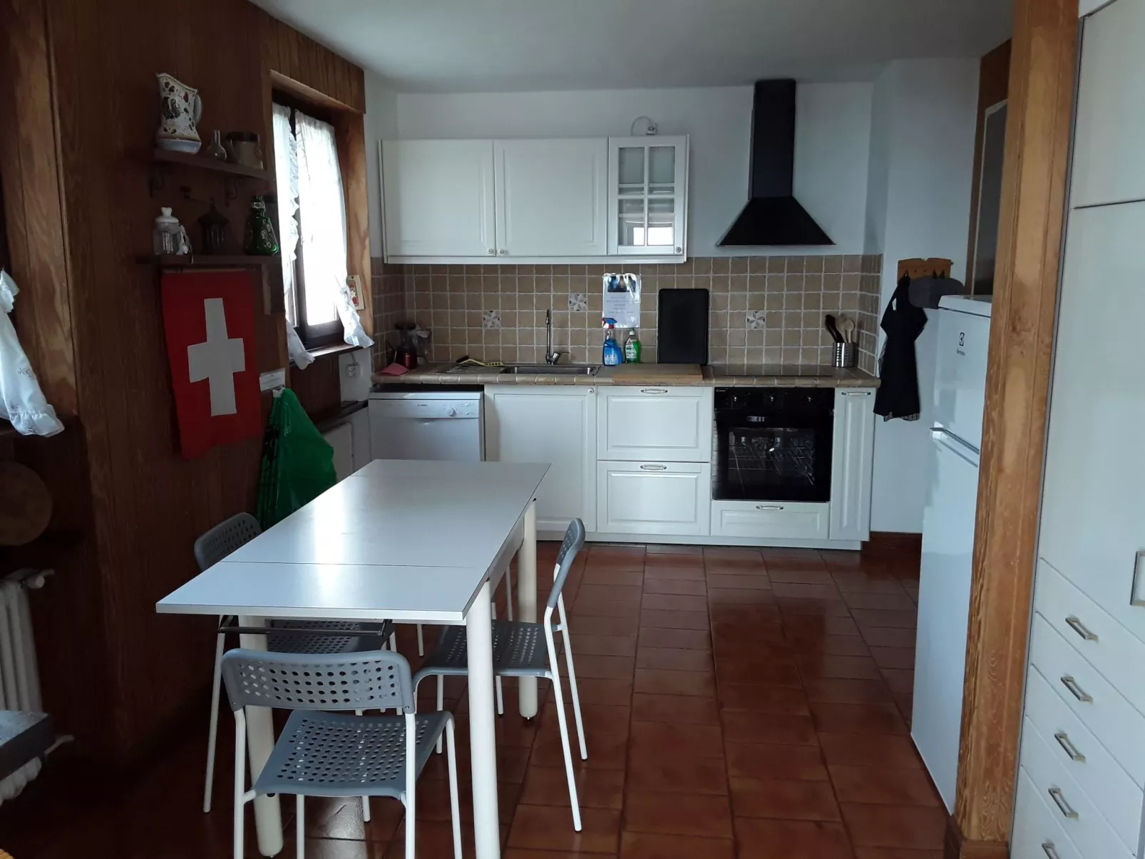 Villa mit geschlossenem Garten und schöner Aussi - Binnen