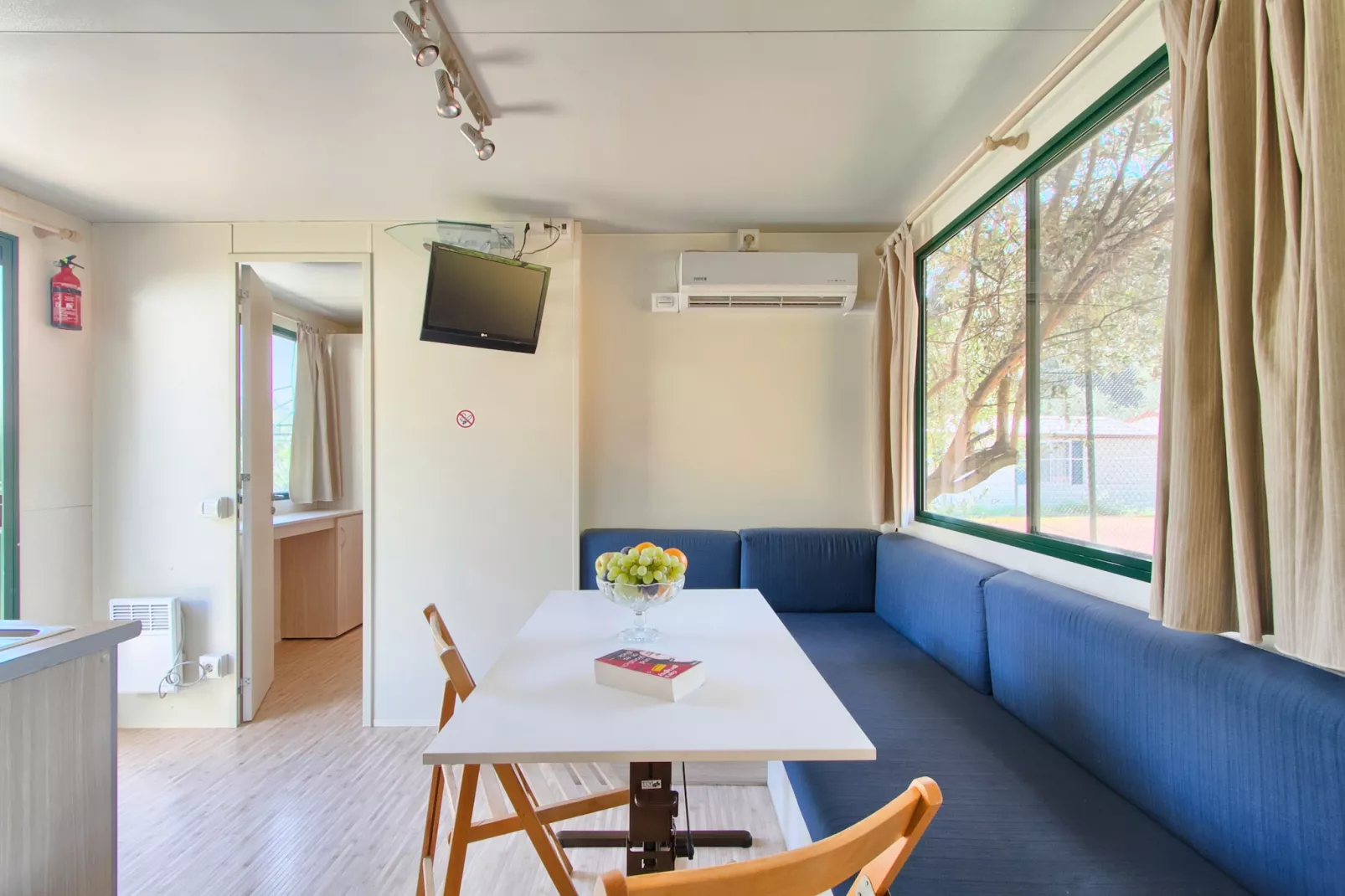 Camping Oliva / STANDARD mobile home MO85 - Woonkamer