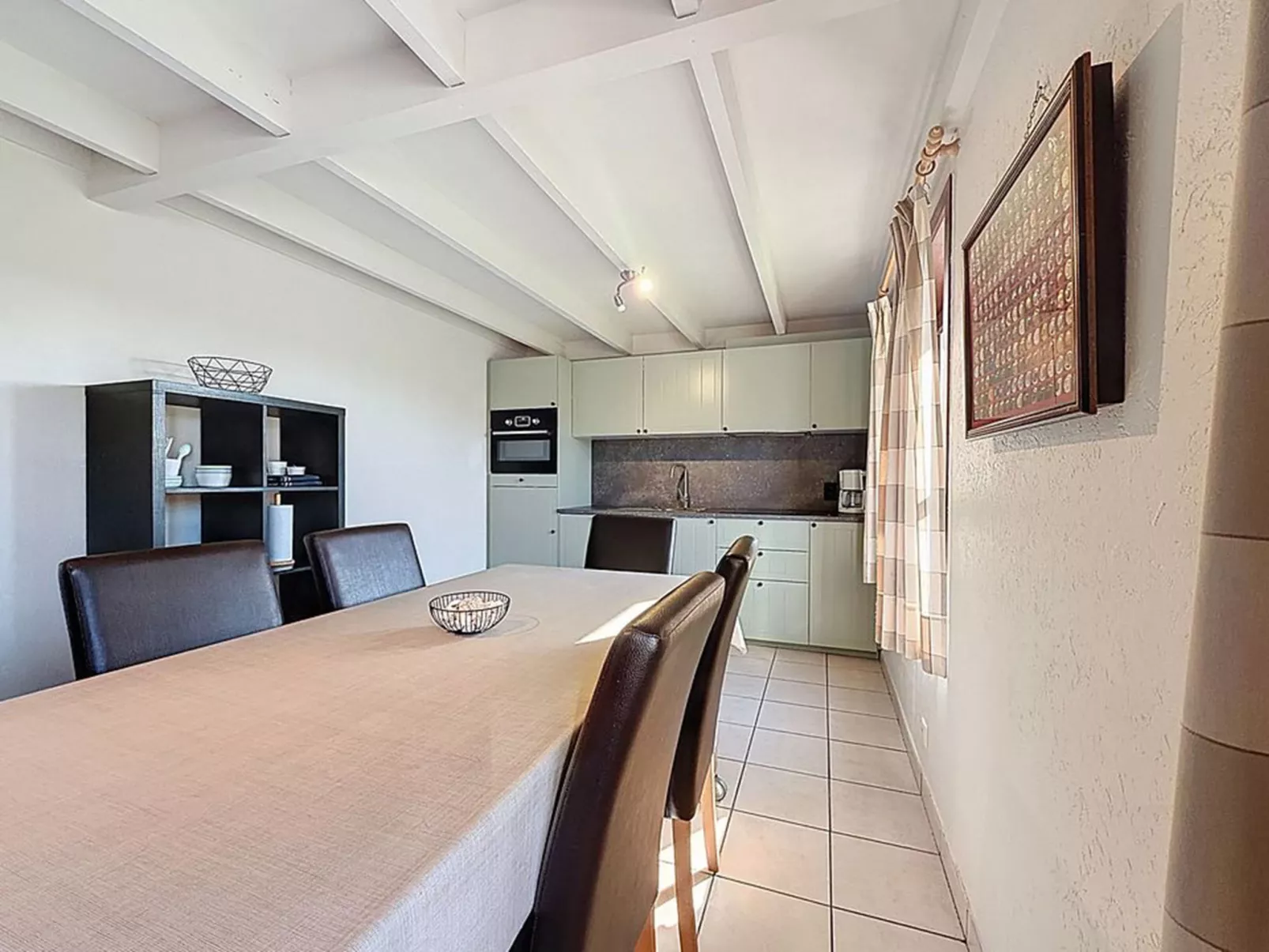 Fabiola with parking & garden - Binnen