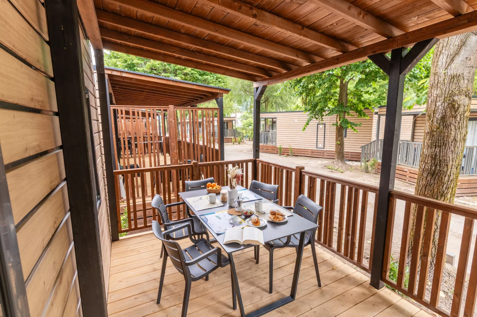 Caldonazzo Family Collection - LODGE SUPERIOR max occ 4 adults  1 child 999 - Terrasbalkon