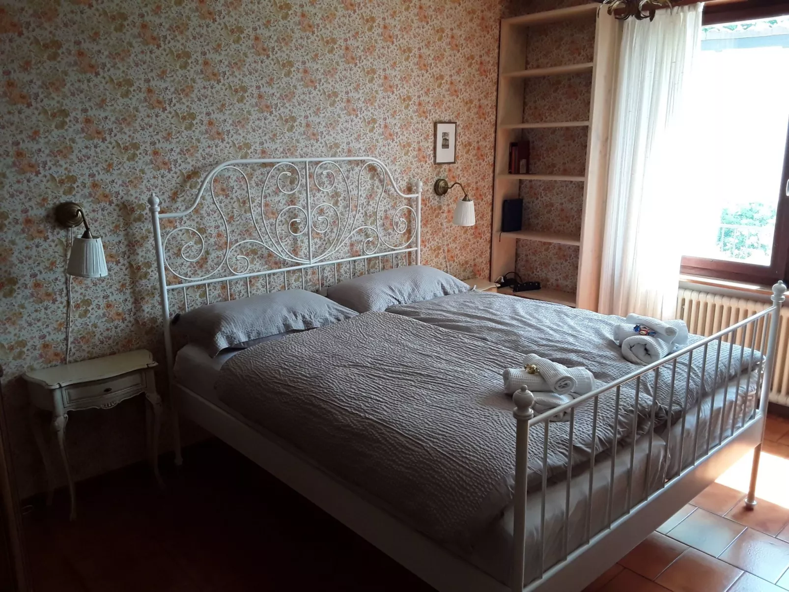 Villa mit geschlossenem Garten und schöner Aussi - Binnen