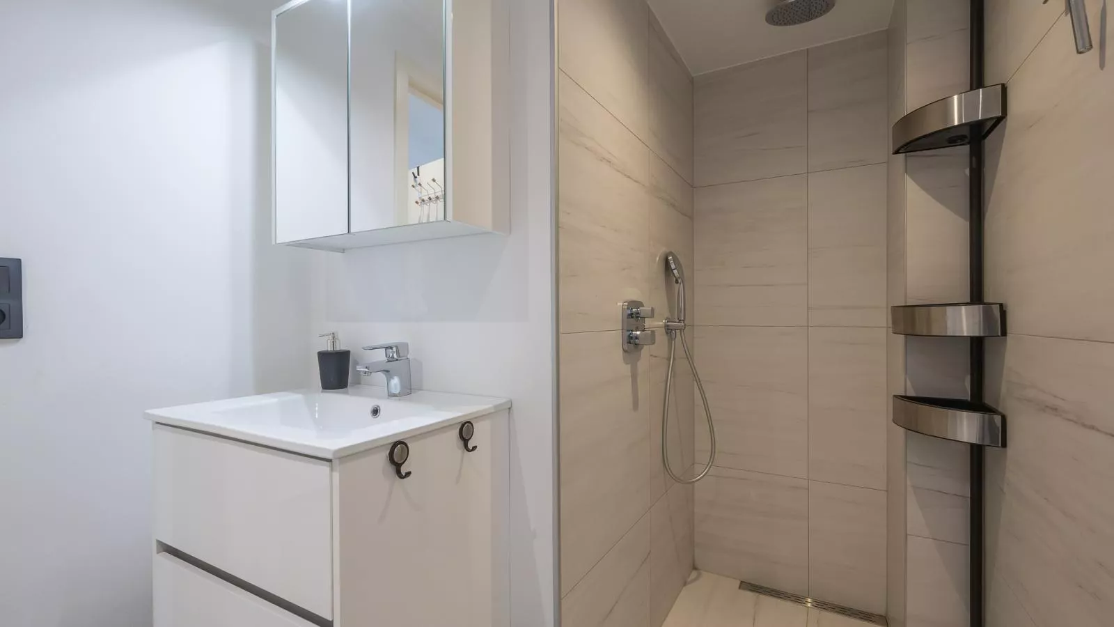 Royal - 0101 - Badkamer