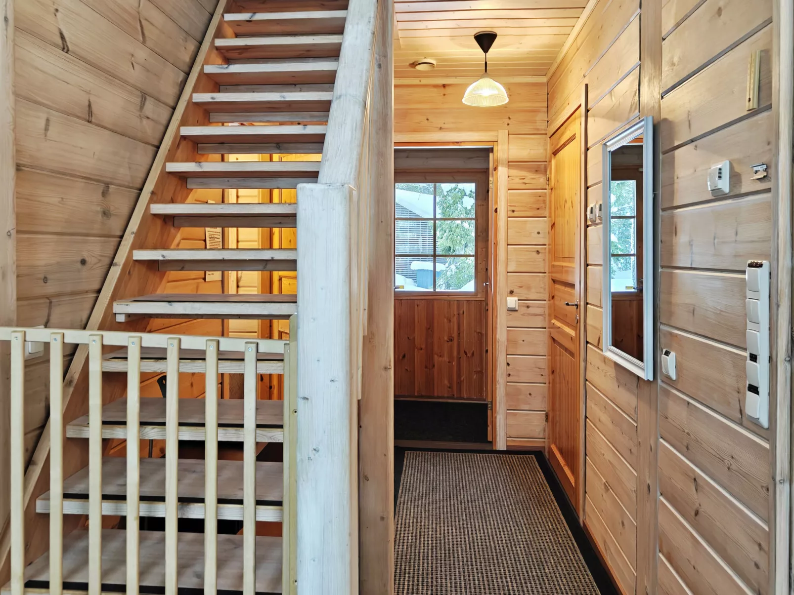 Ihtingin koskikara - Binnen