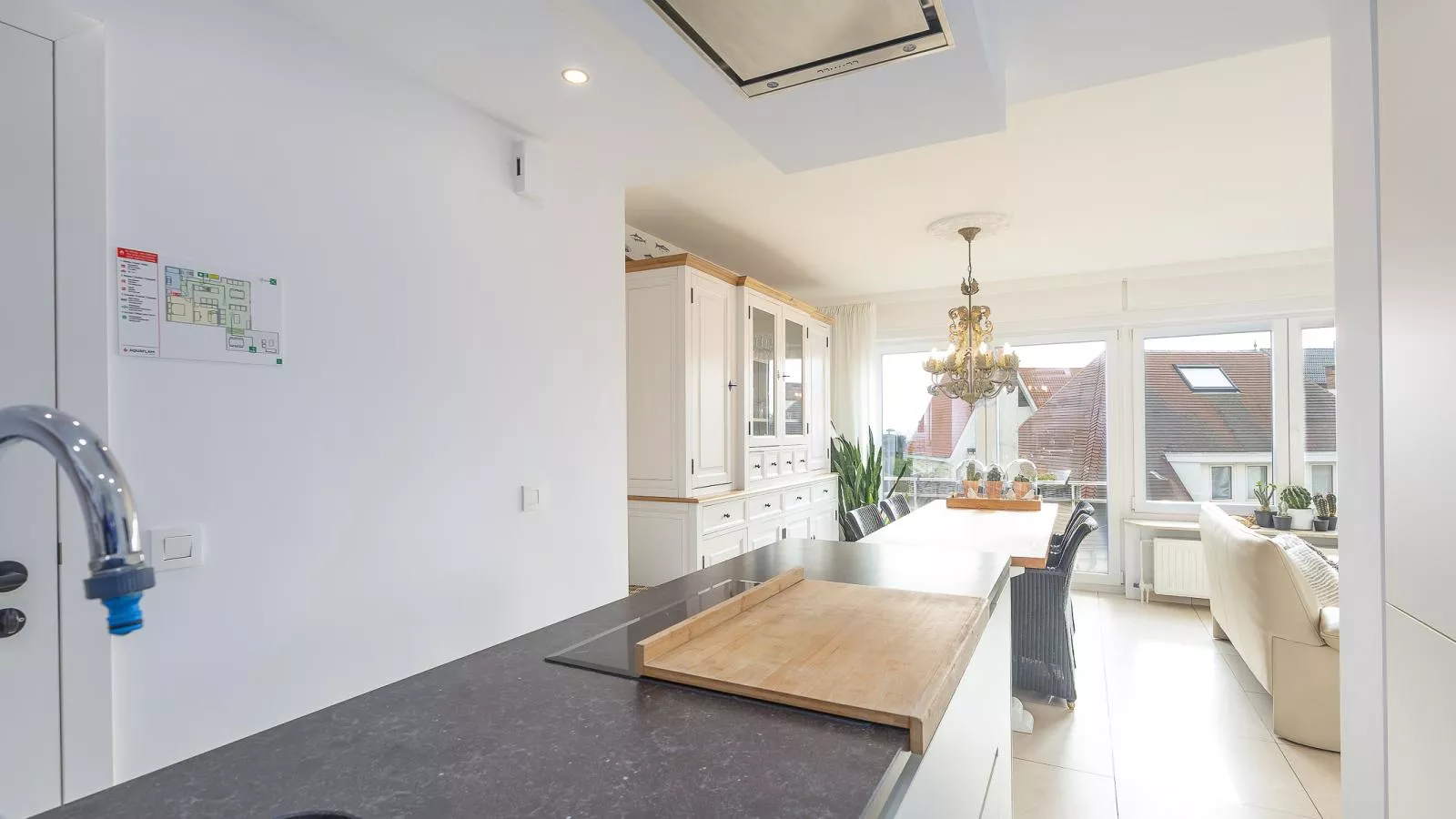 Rising Sun - 0101 - Keuken