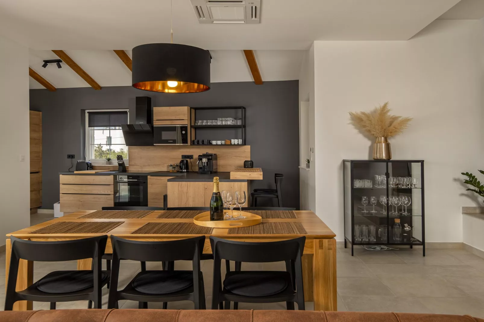 VILLA ROYAL STONE - Eetkamer