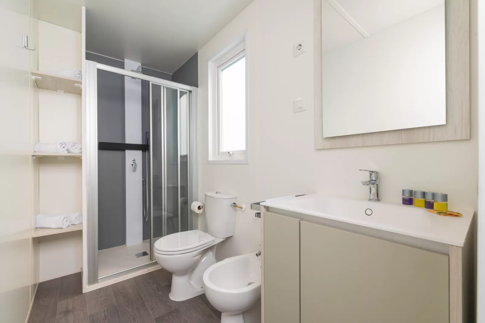 Camping Oliva / PREMIUM mobile home 4 persons PRE4 - Badkamer