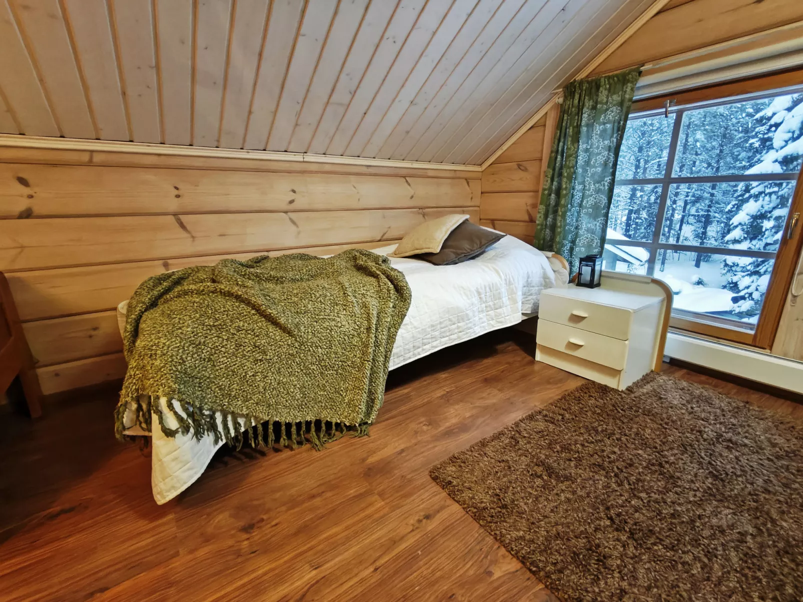 Ihtingin koskikara - Binnen