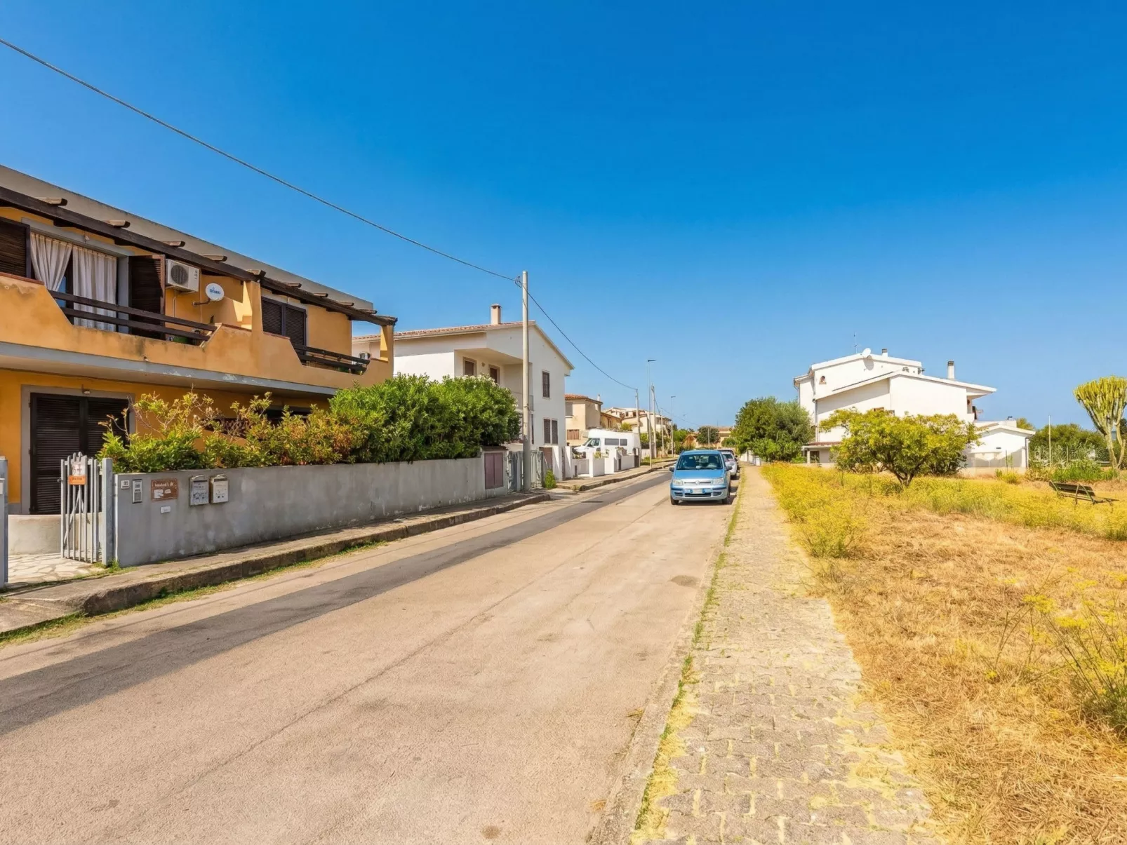 Angela House - Buiten